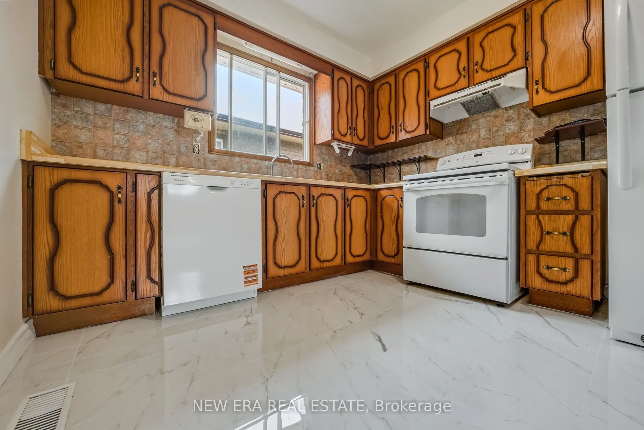 3 Envoy Boulevard