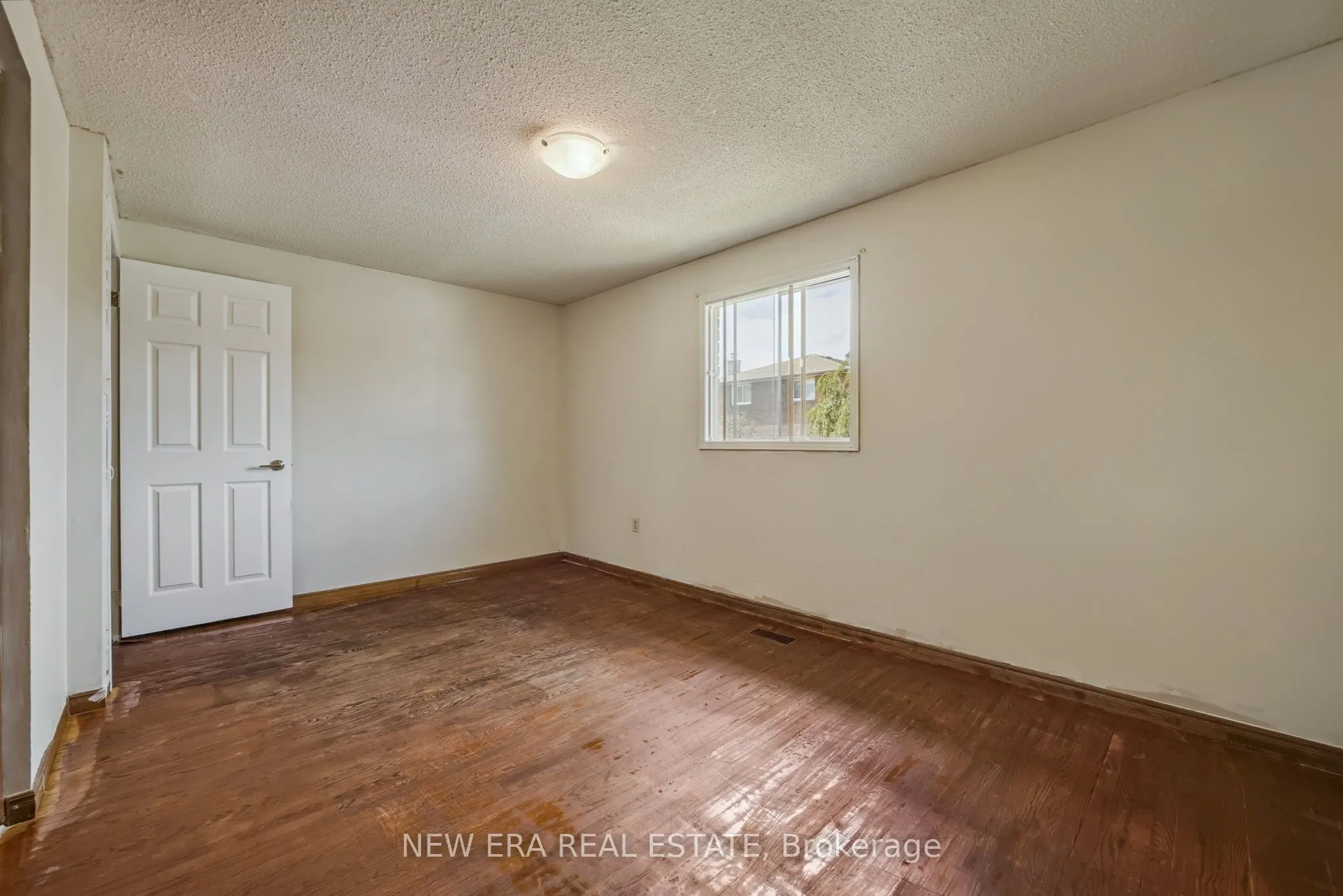 3 Envoy Boulevard