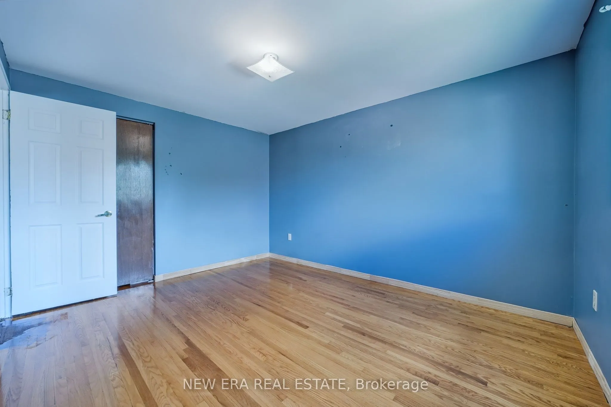 3 Envoy Boulevard