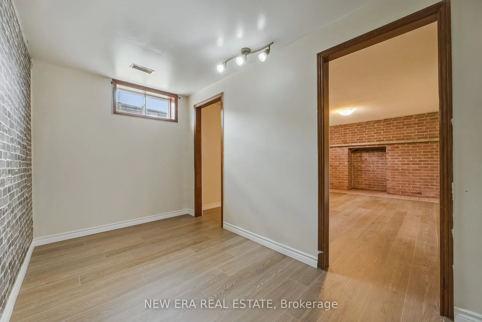 3 Envoy Boulevard