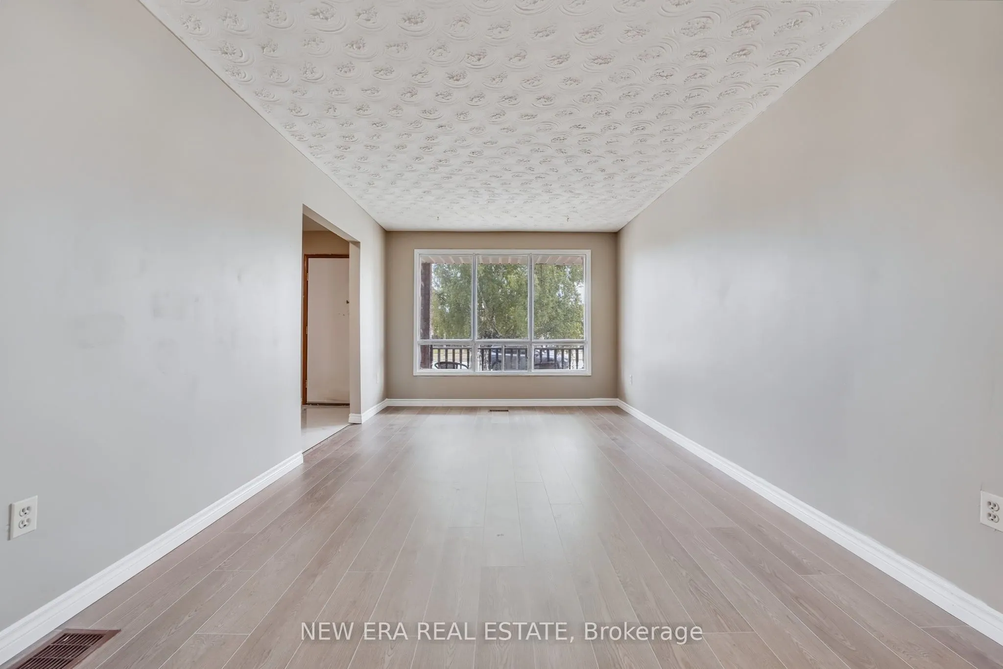3 Envoy Boulevard