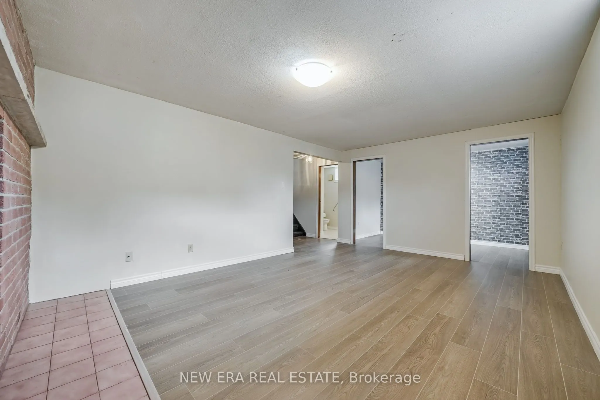 3 Envoy Boulevard