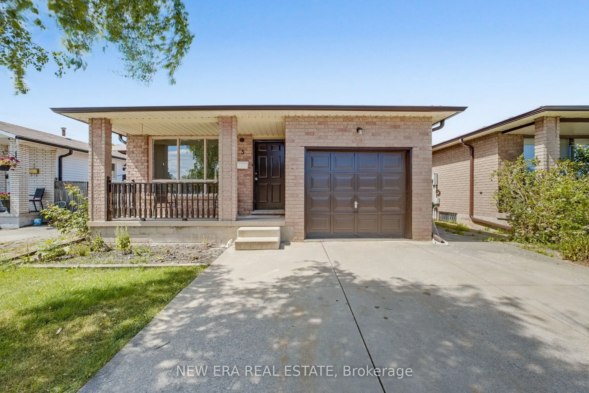 3 Envoy Boulevard