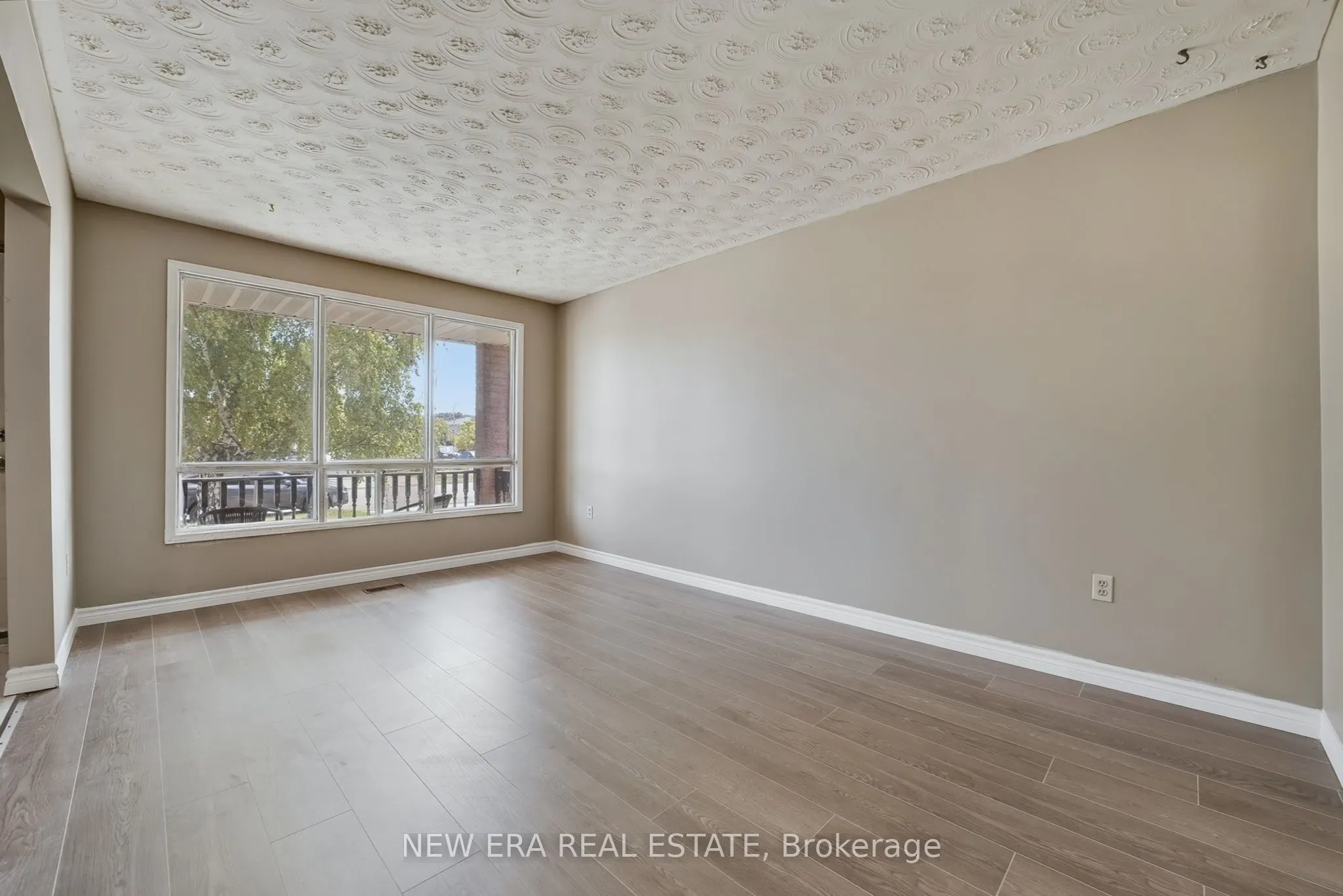 3 Envoy Boulevard