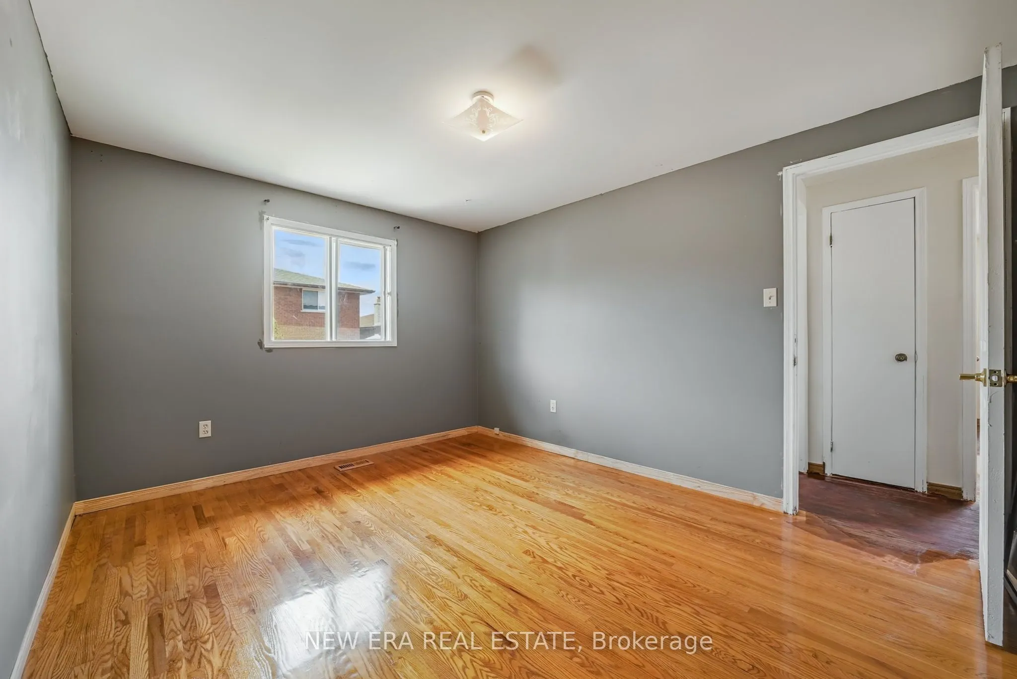 3 Envoy Boulevard