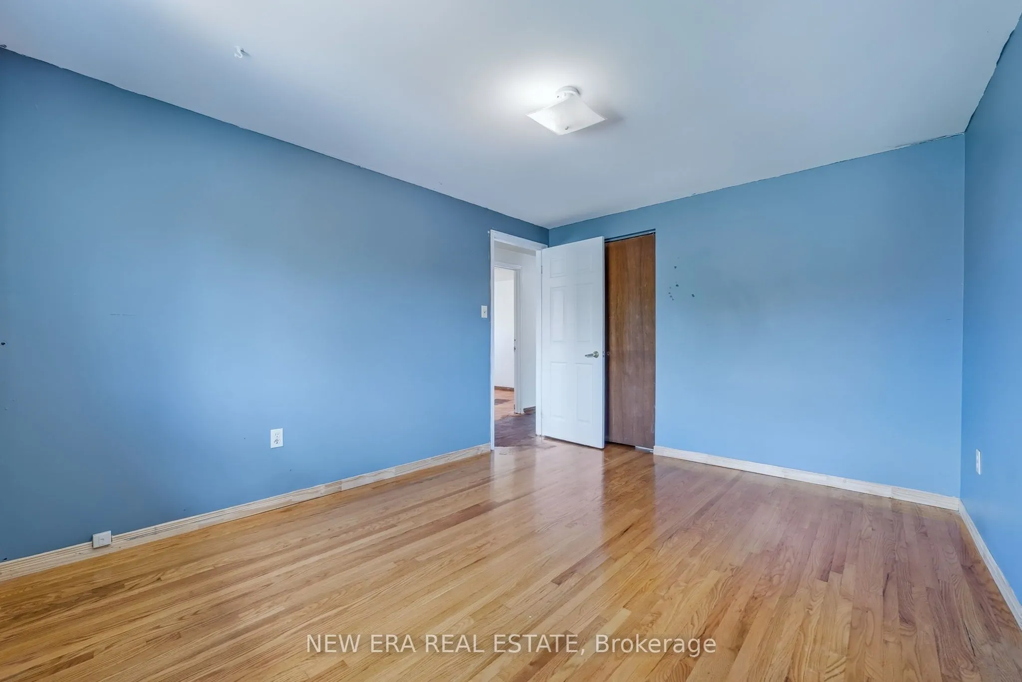 3 Envoy Boulevard