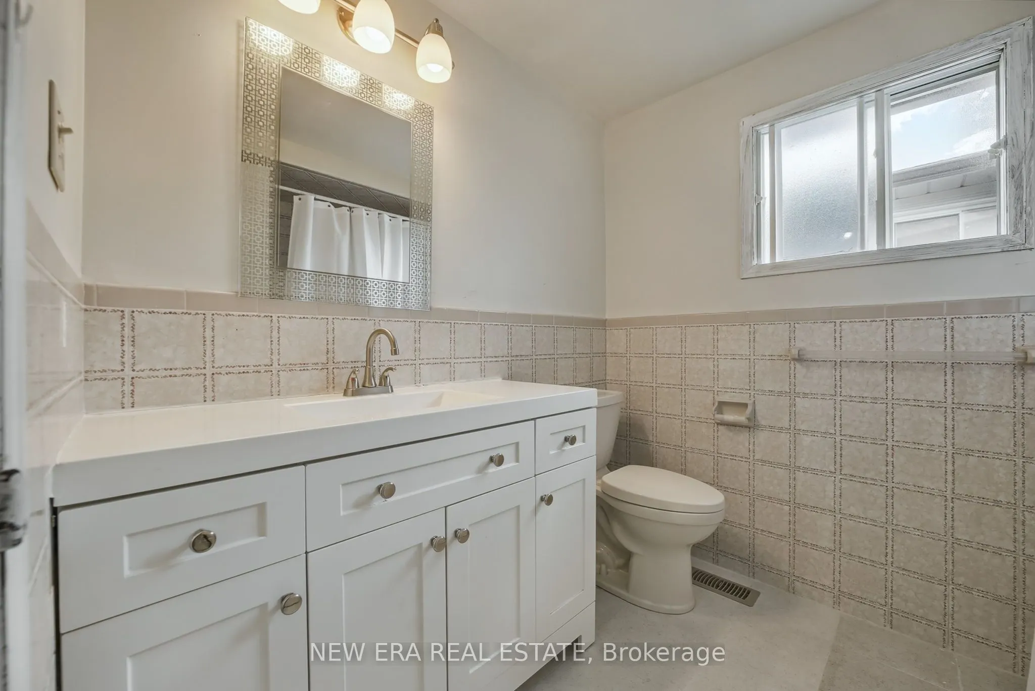 3 Envoy Boulevard