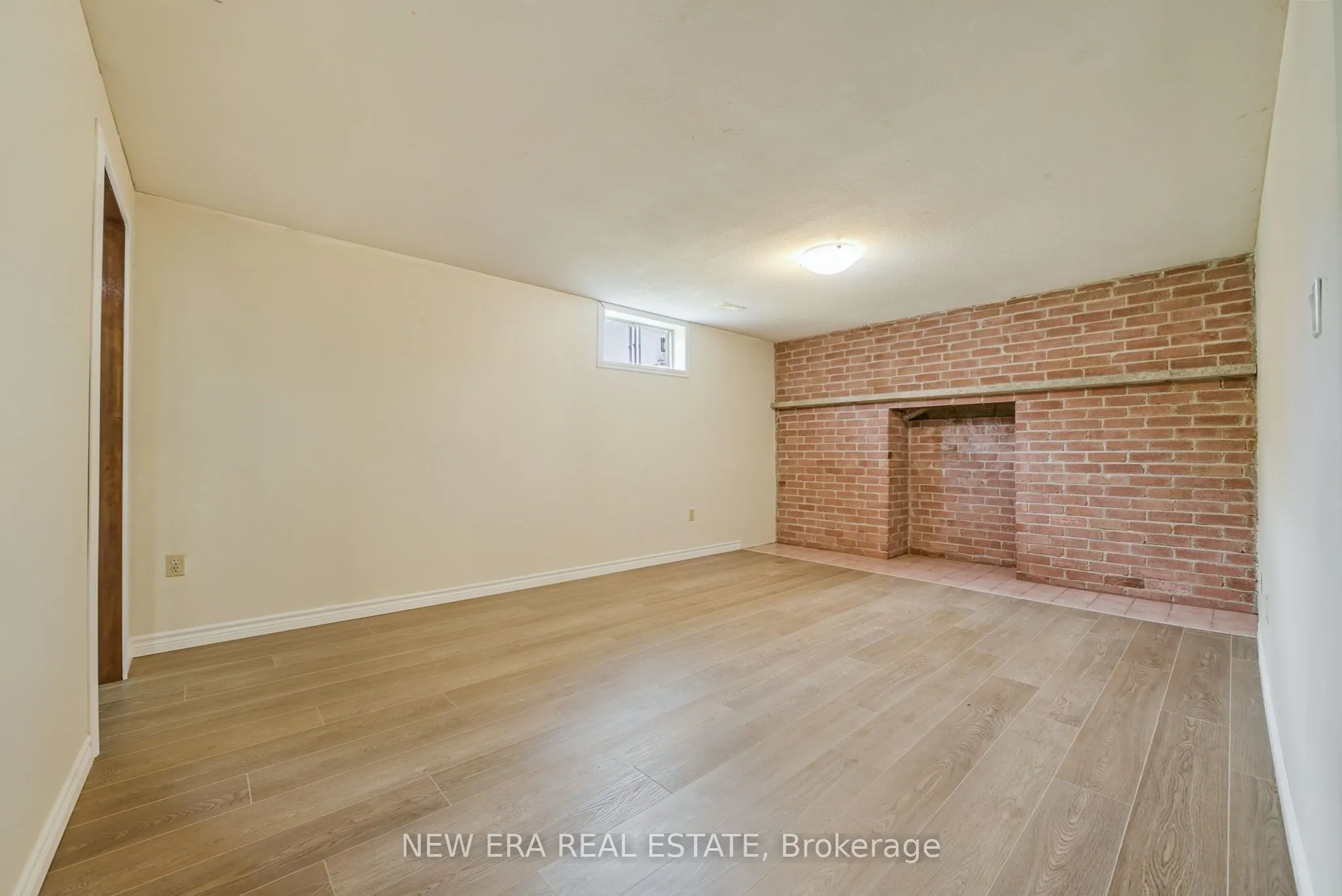 3 Envoy Boulevard