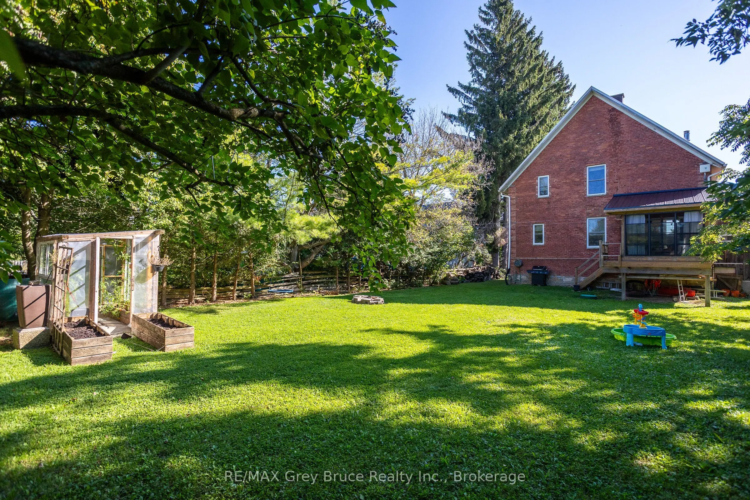 319930 Kemble Rock Road