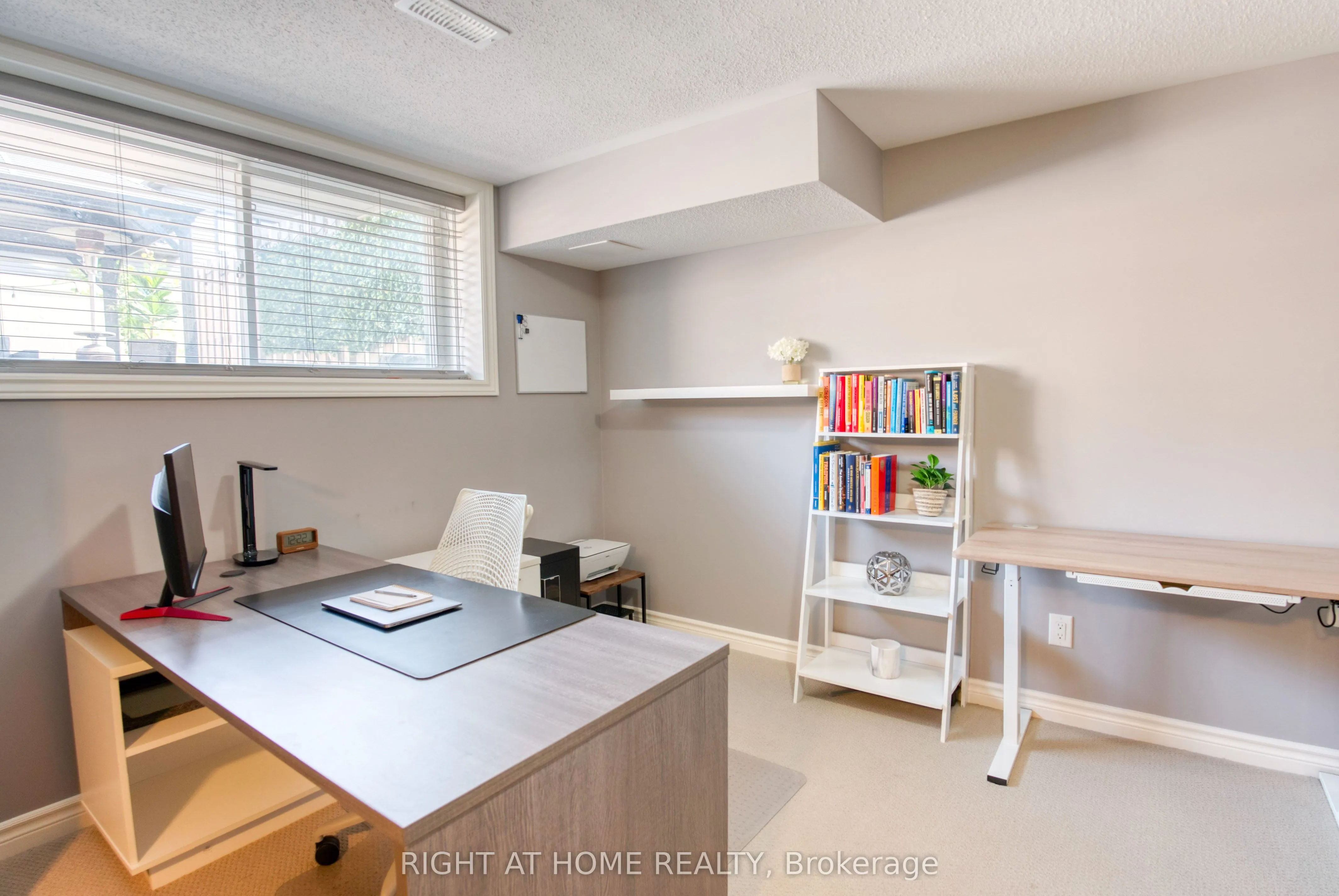 1148 Beckett Crescent