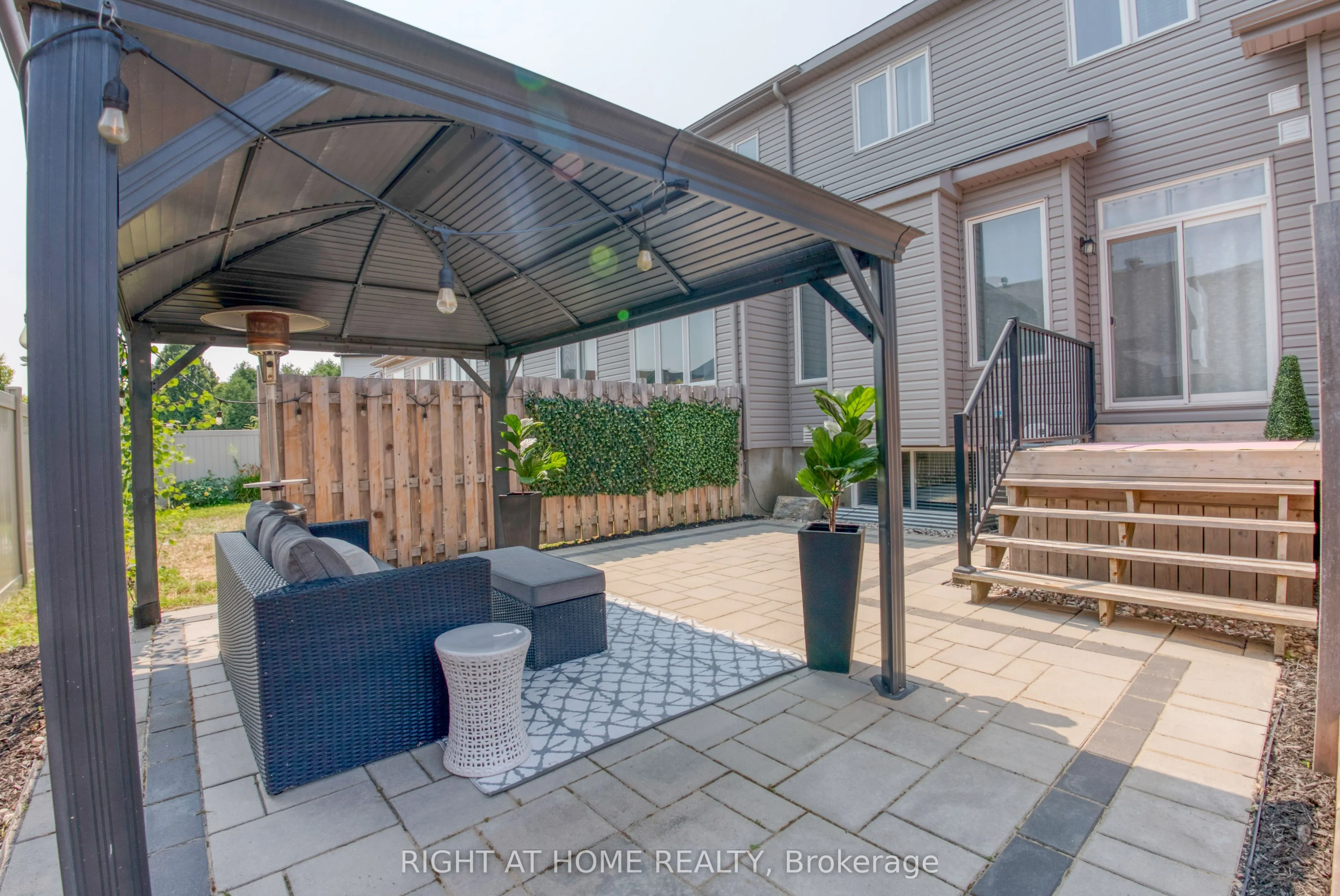 1148 Beckett Crescent