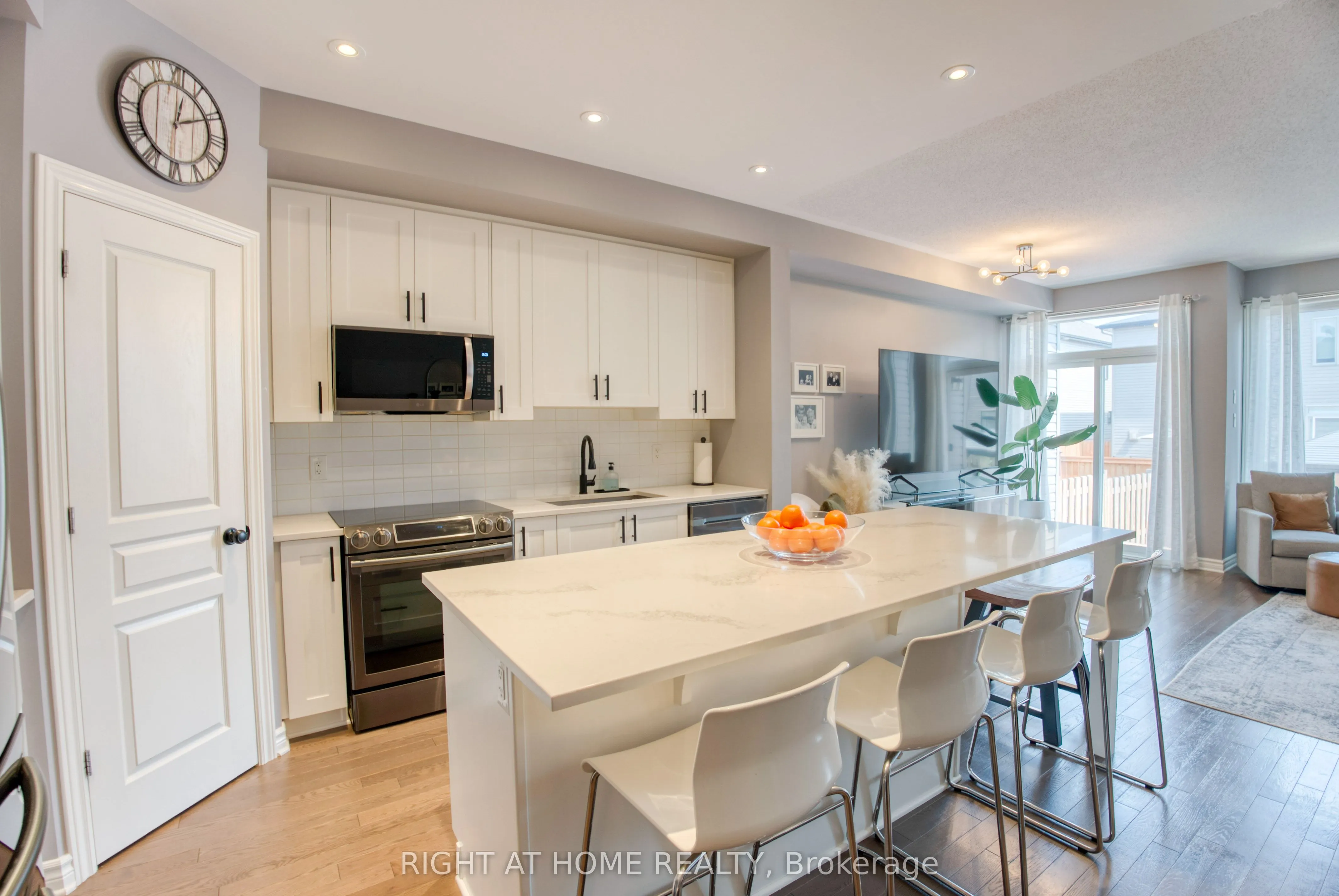 1148 Beckett Crescent