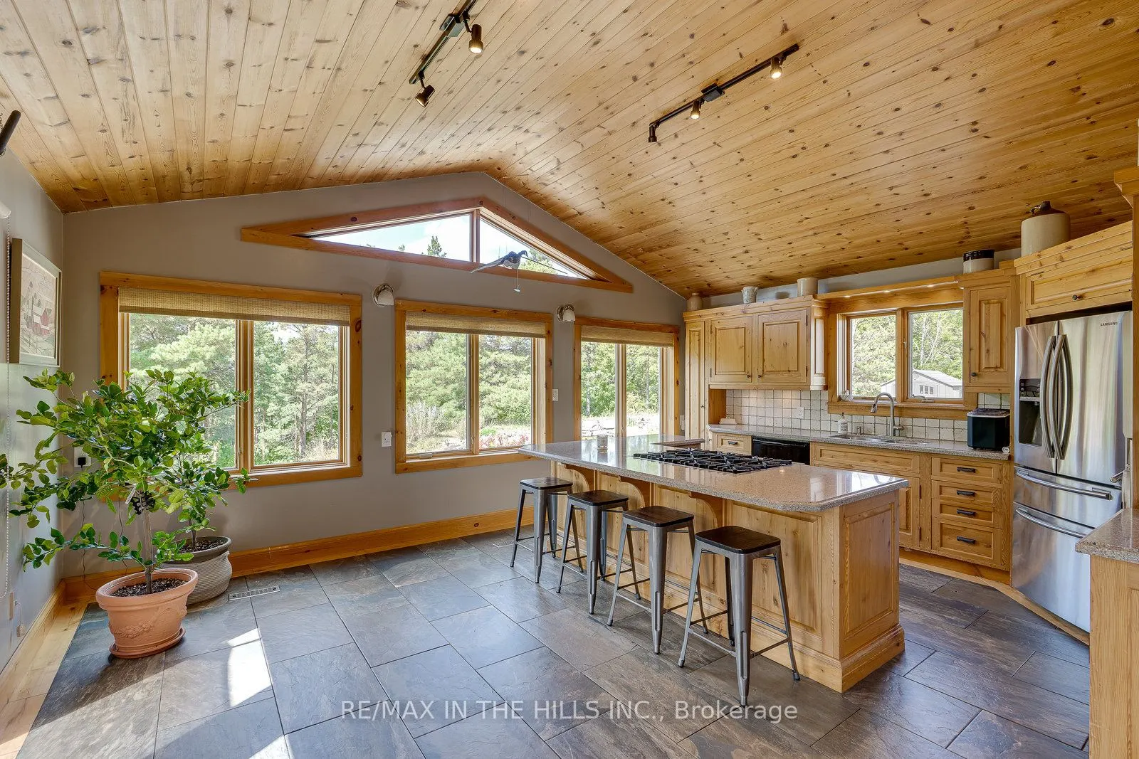 954461 7th Line Ehs Road