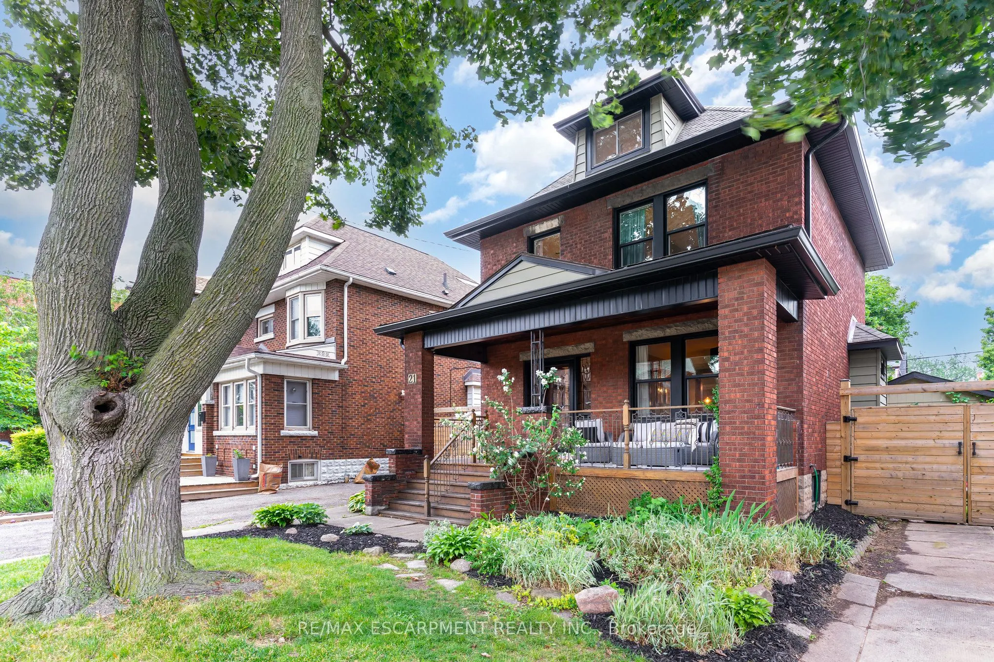 21 Prospect Street S