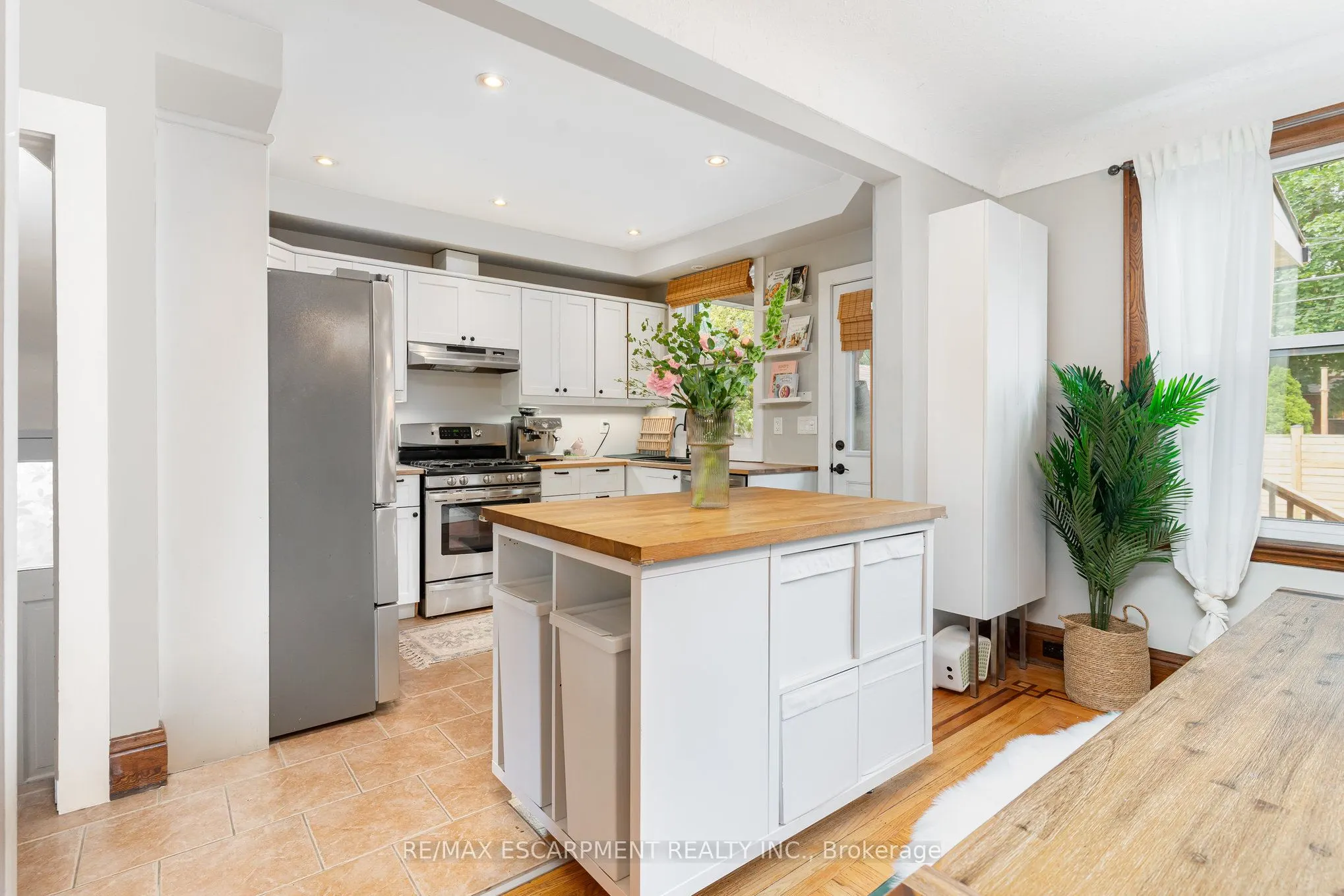 21 Prospect Street S