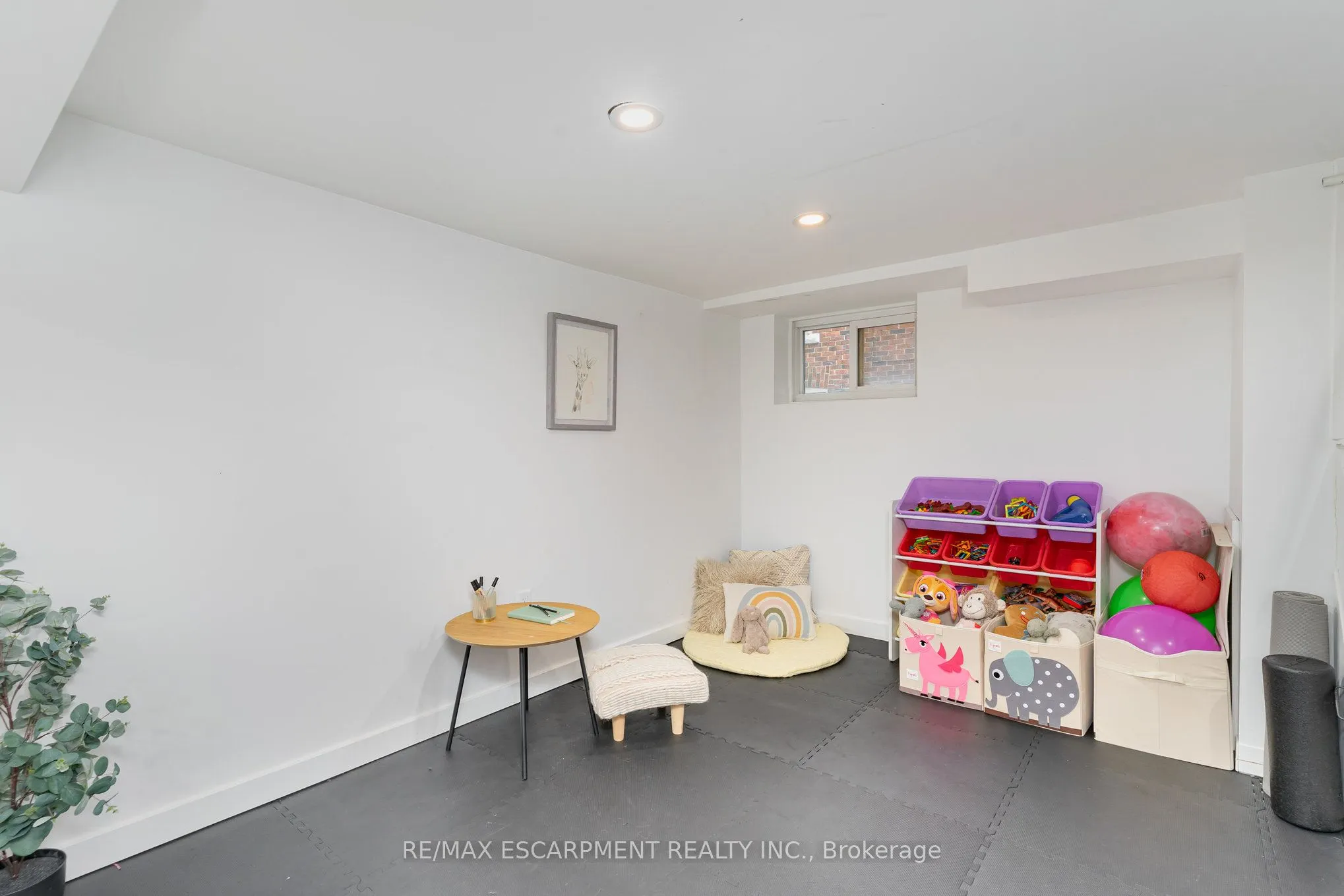 21 Prospect Street S