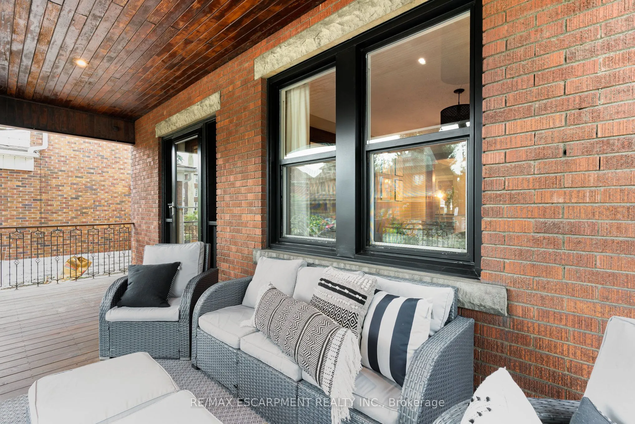 21 Prospect Street S