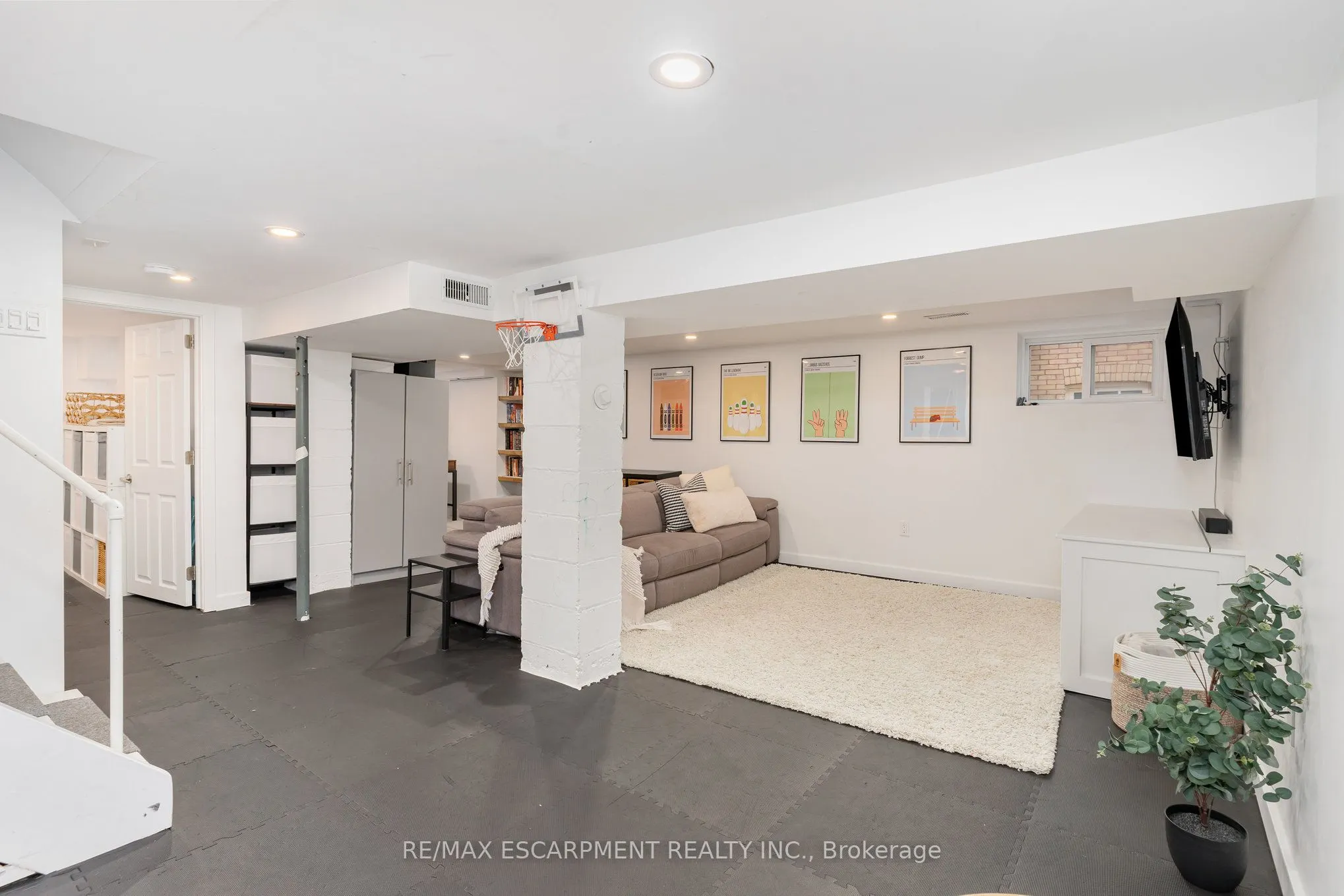 21 Prospect Street S
