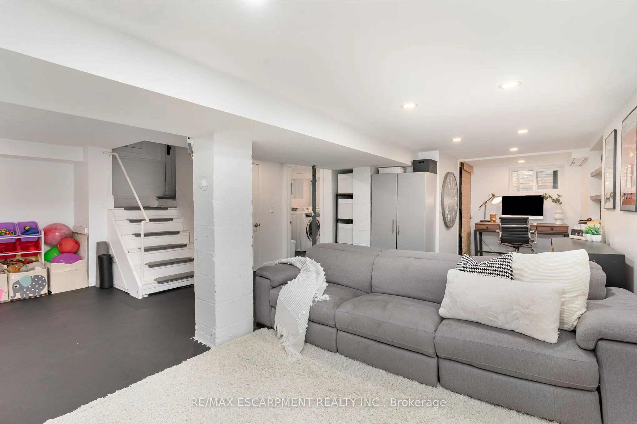 21 Prospect Street S