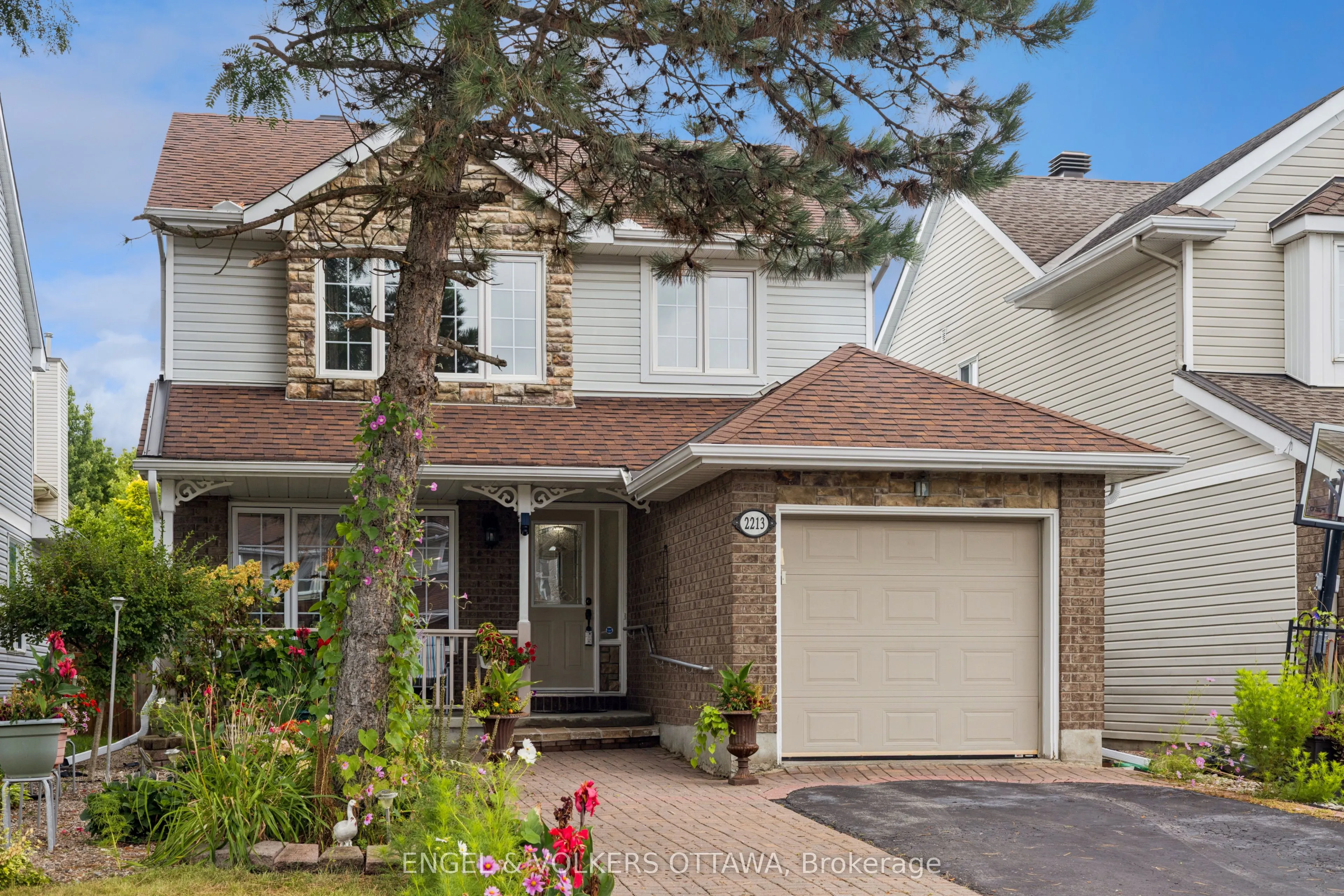 2213 Noblewood Way