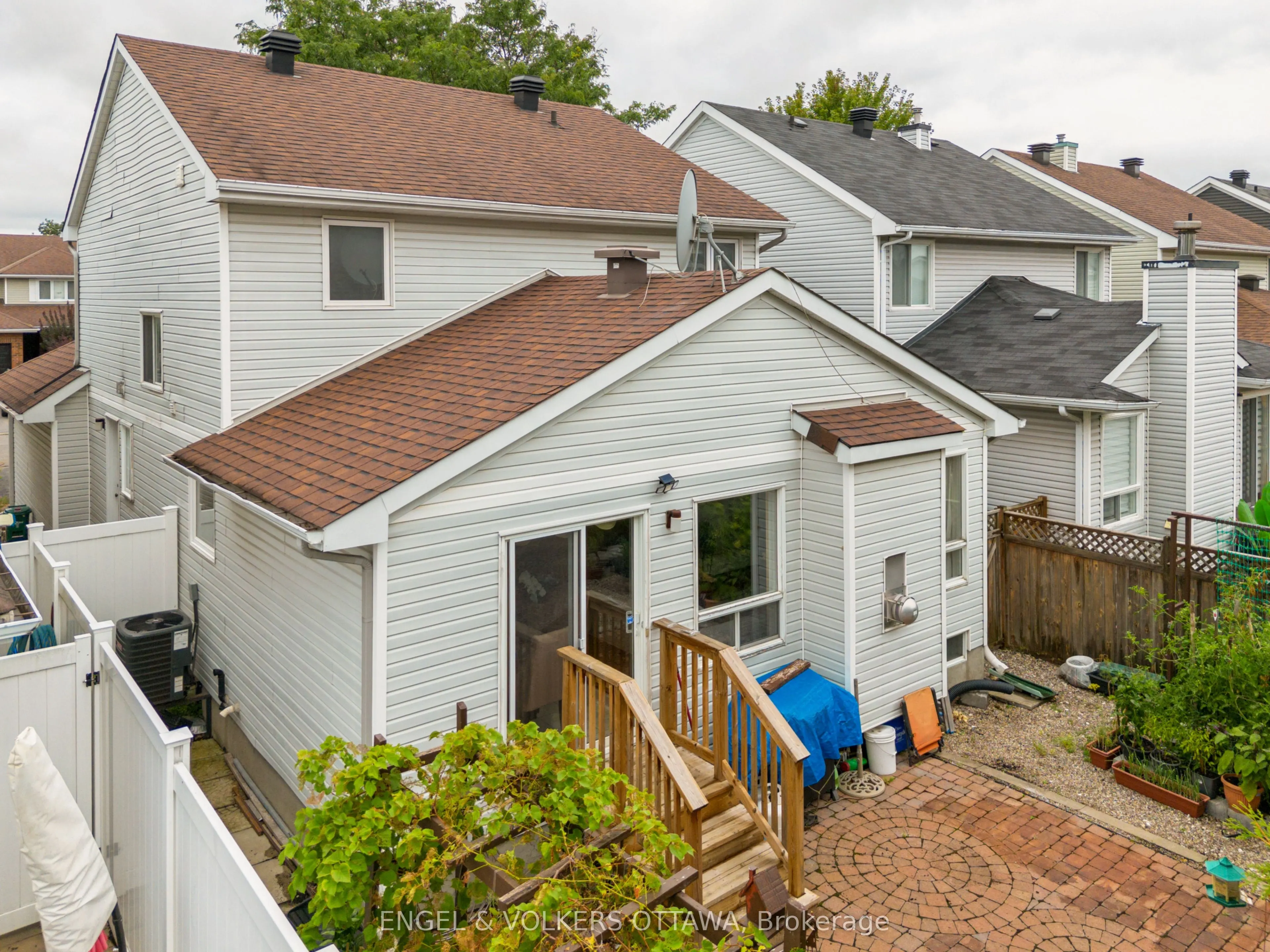 2213 Noblewood Way