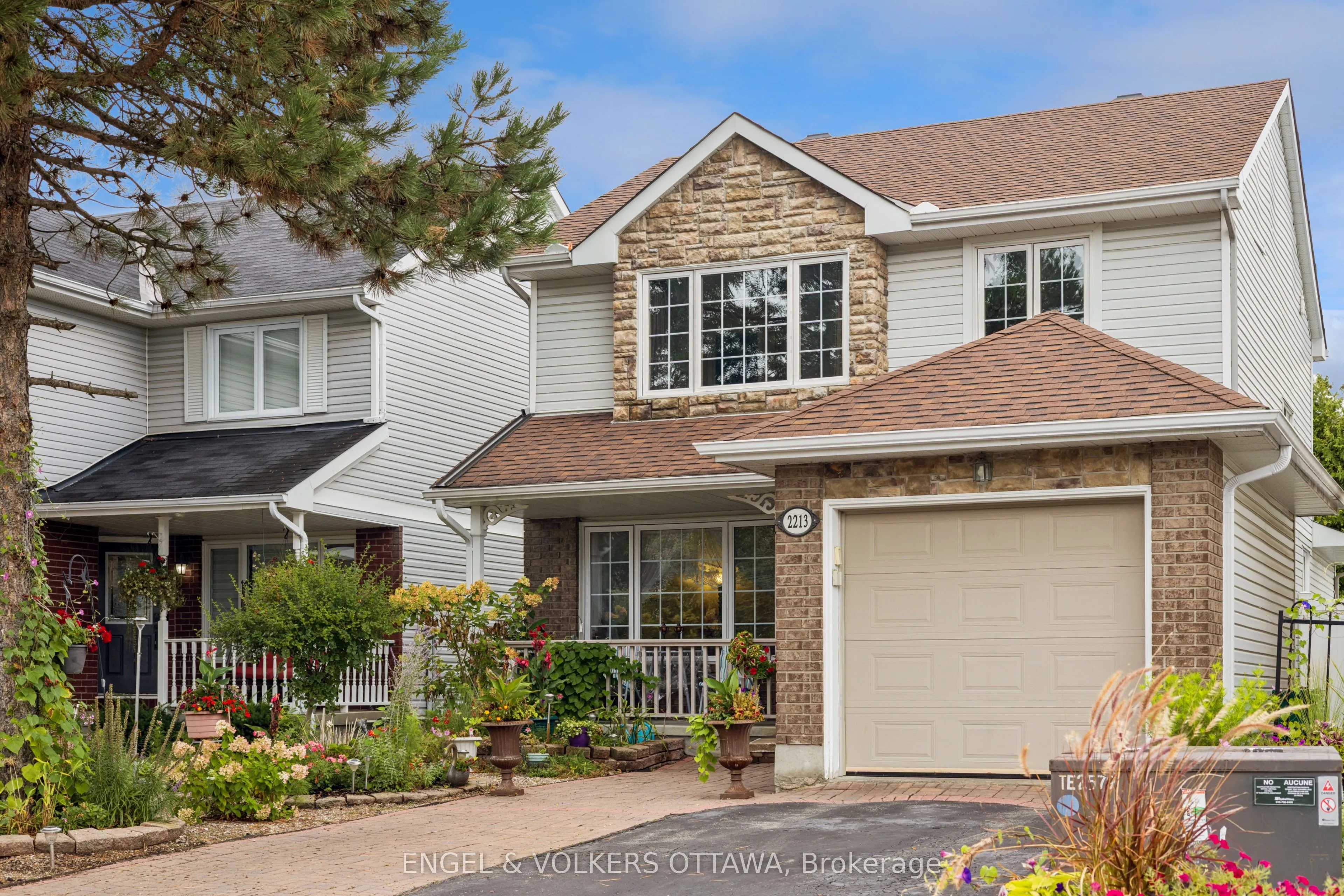 2213 Noblewood Way