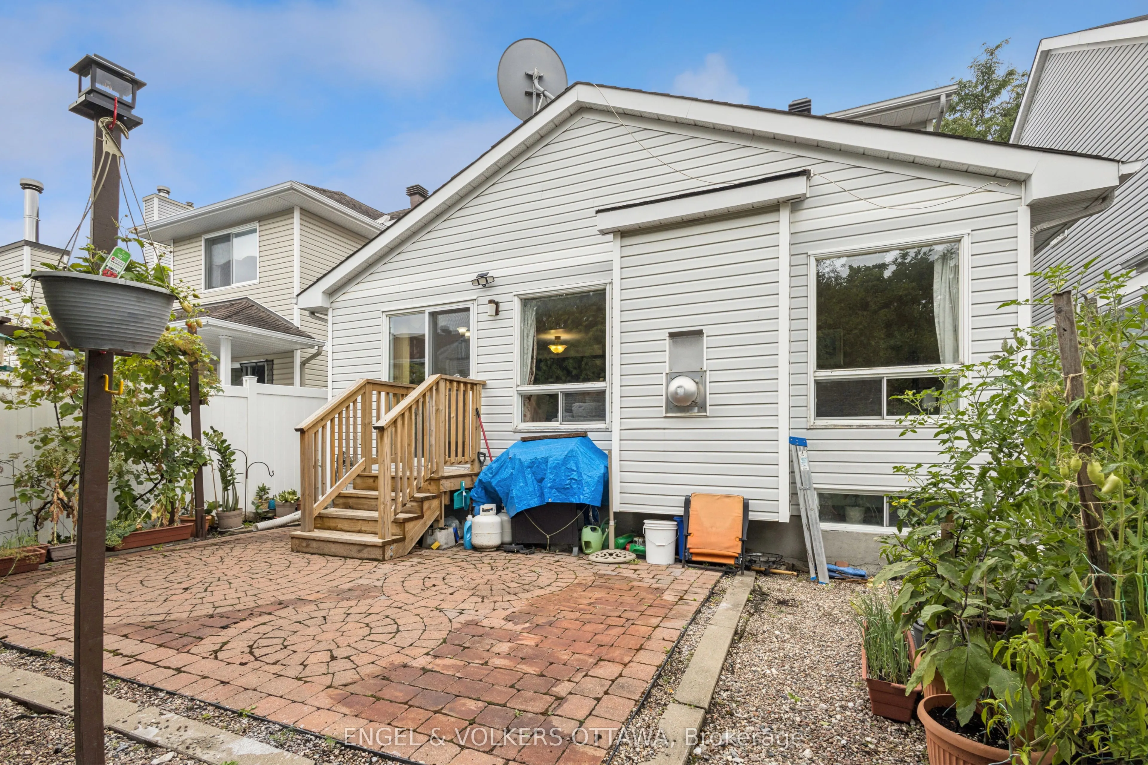 2213 Noblewood Way
