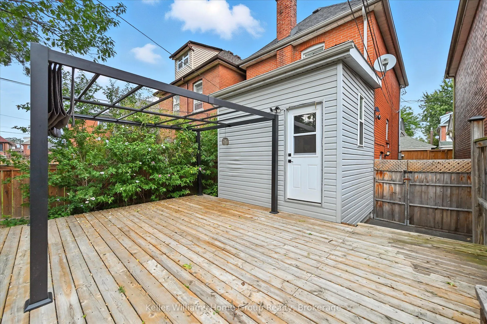 82 Rosemont Avenue