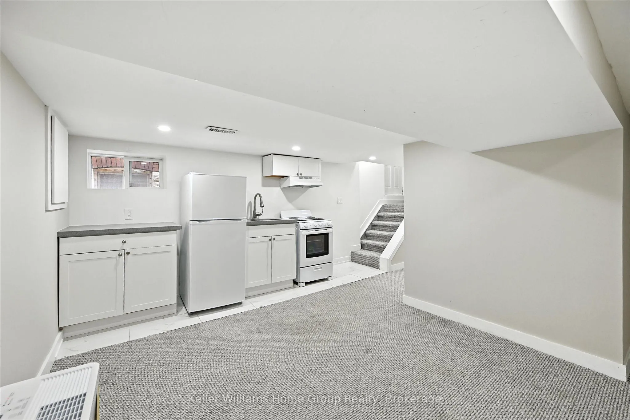 82 Rosemont Avenue