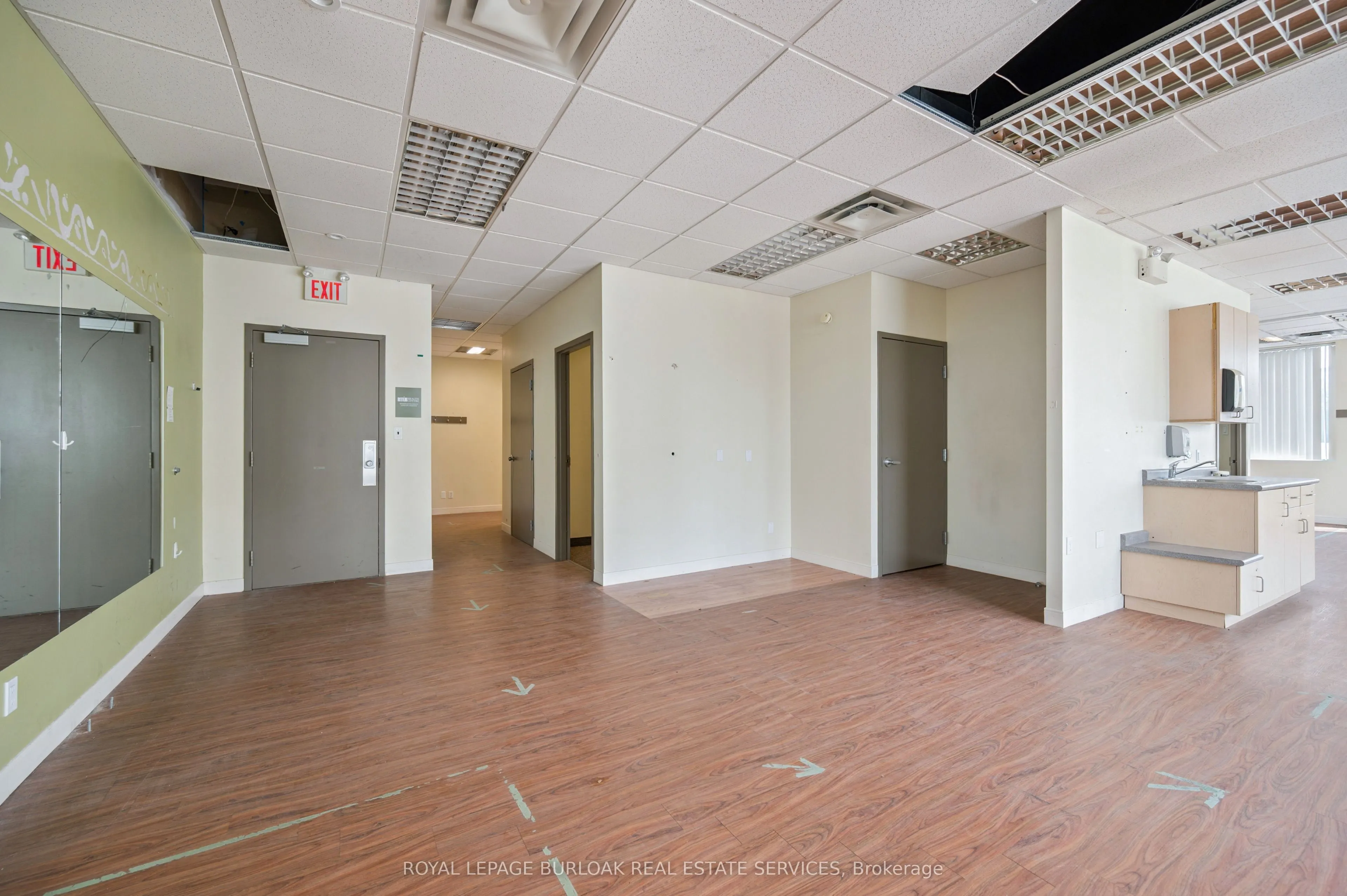 751 Victoria Street S, #200