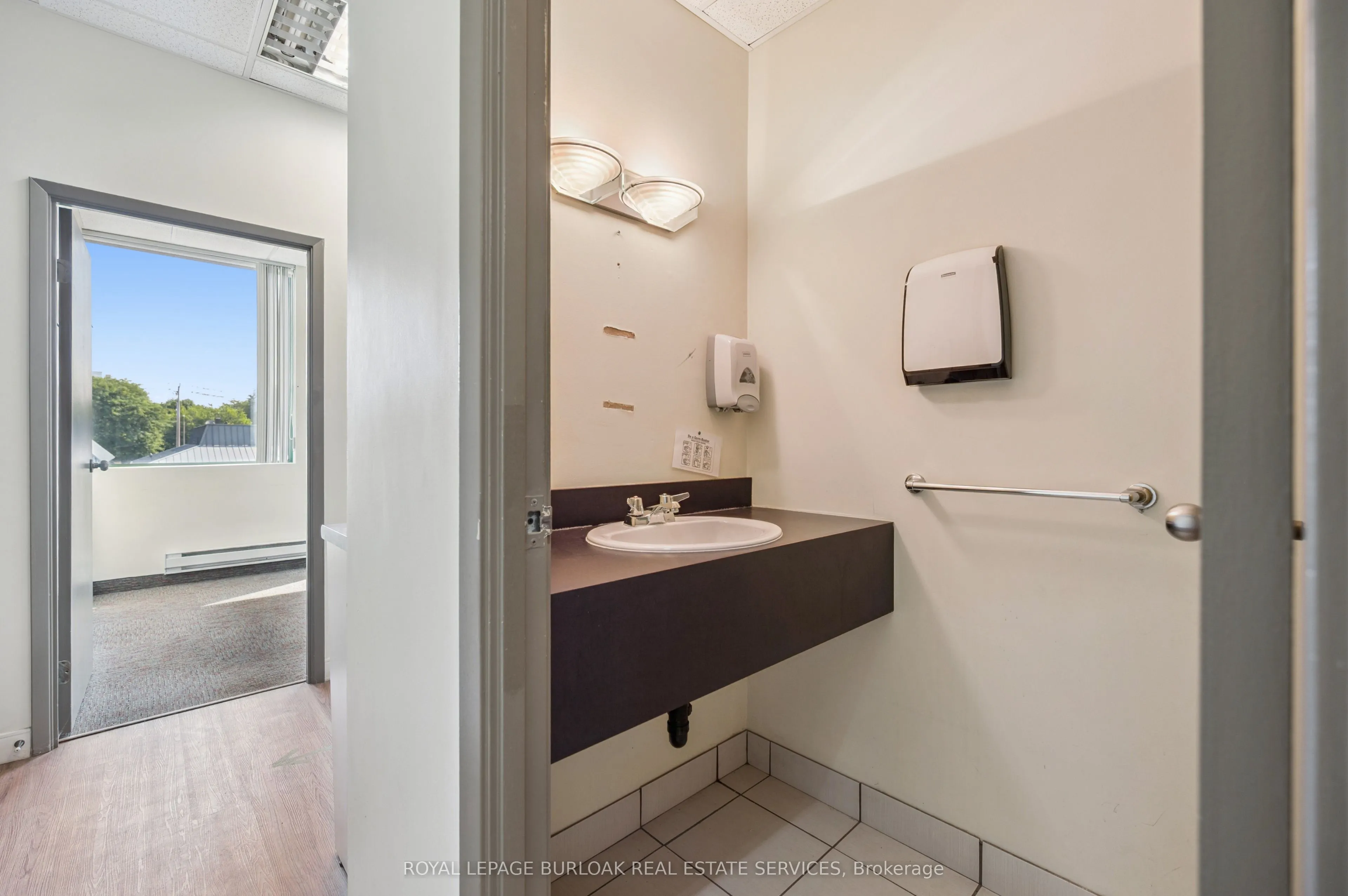 751 Victoria Street S, #200