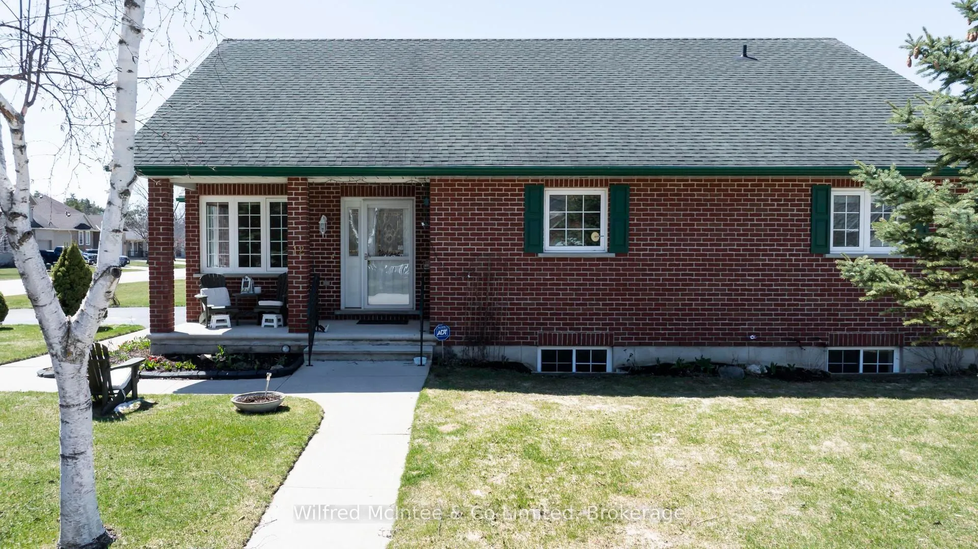 12 Jonathan Crescent