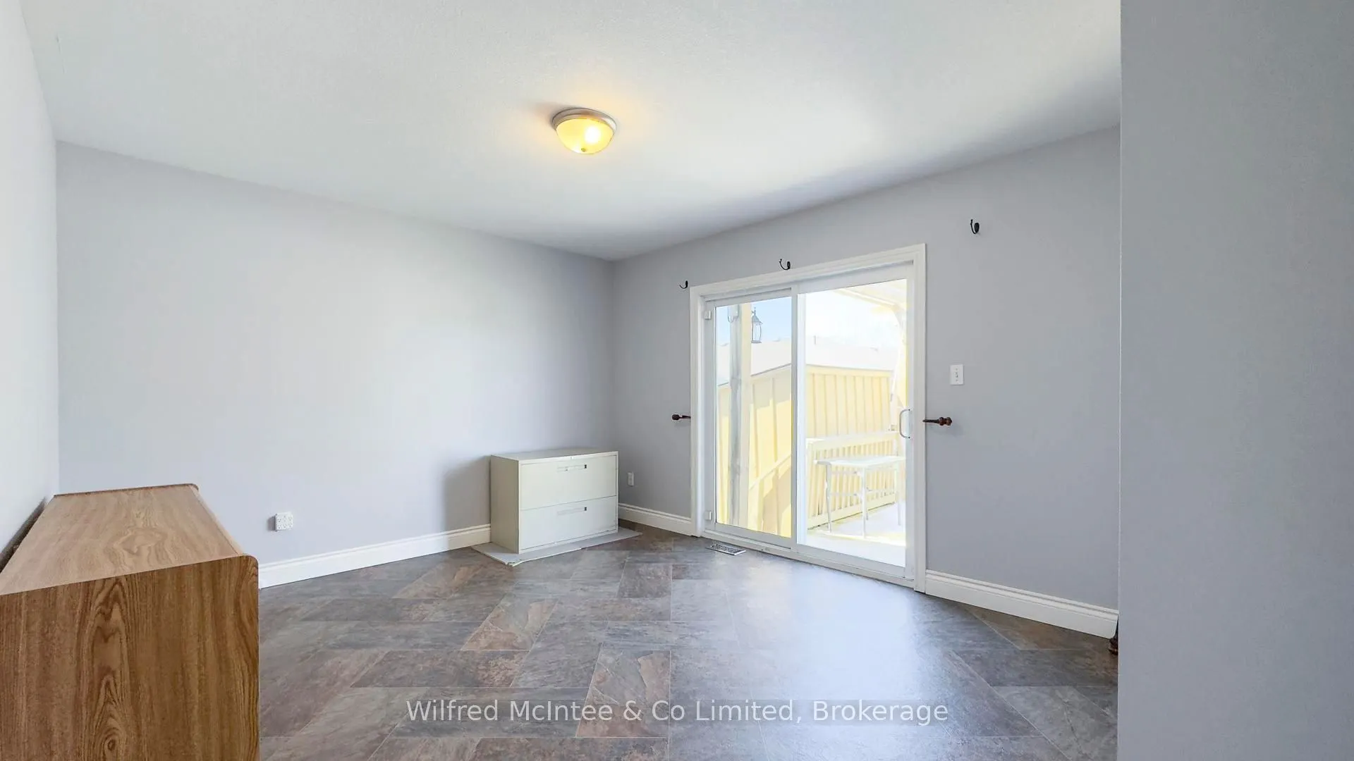 12 Jonathan Crescent