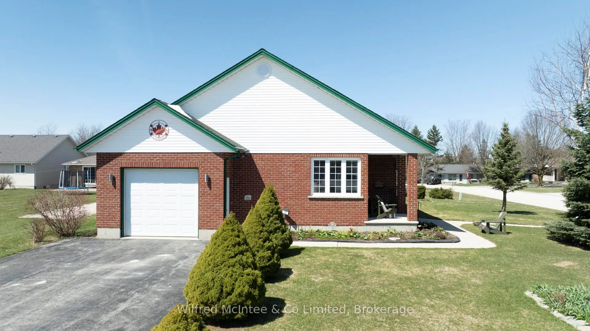 12 Jonathan Crescent