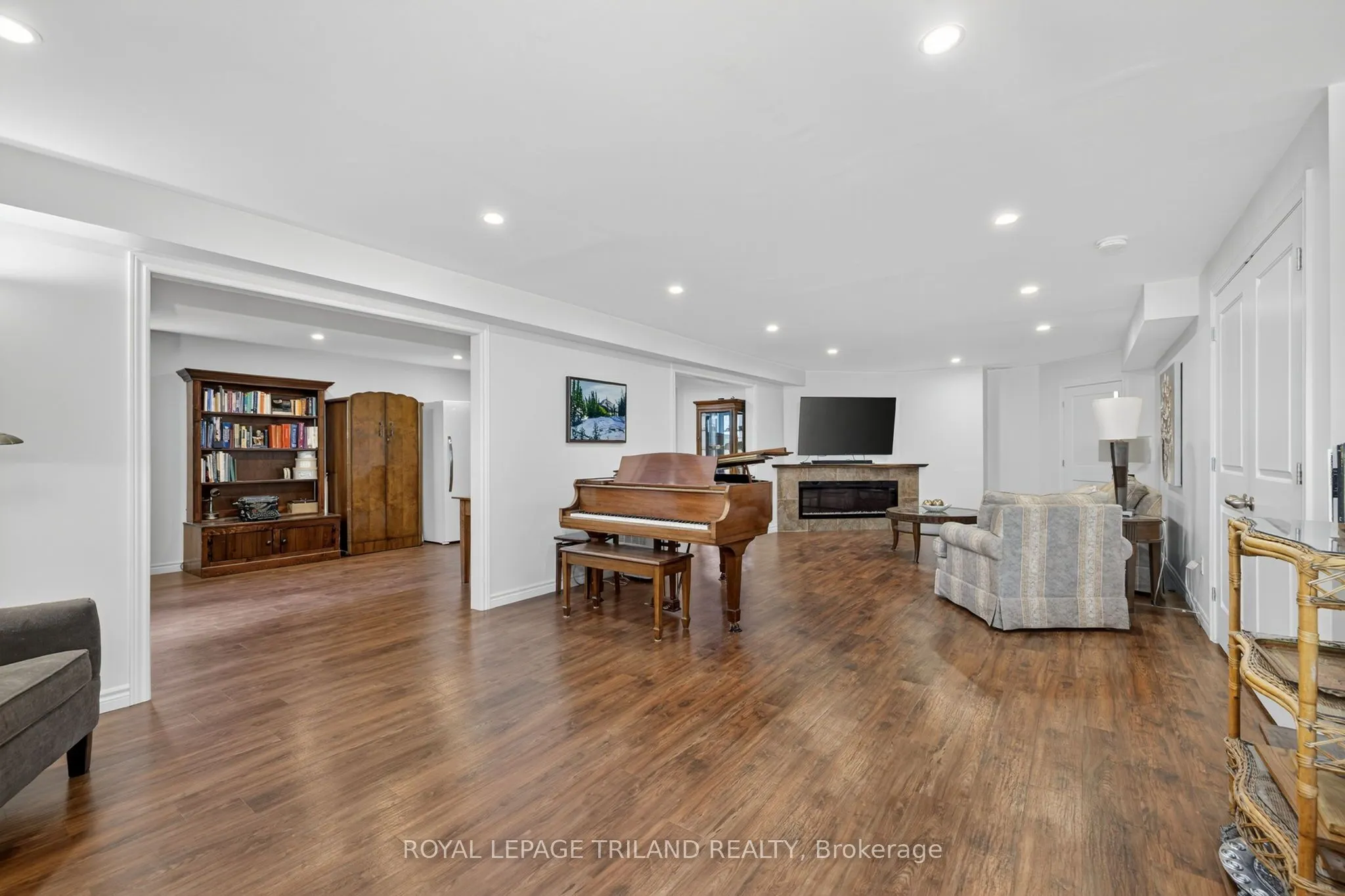 908 COLLINS Drive