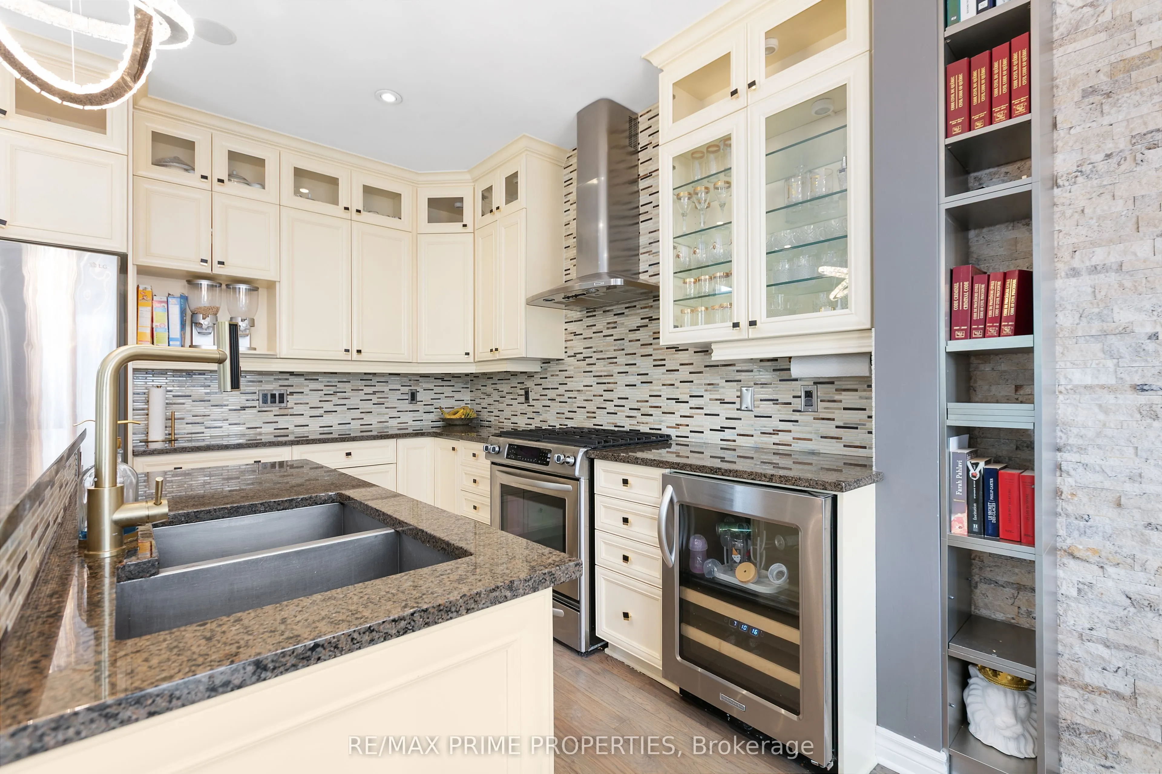 475 Harvest Valley Avenue