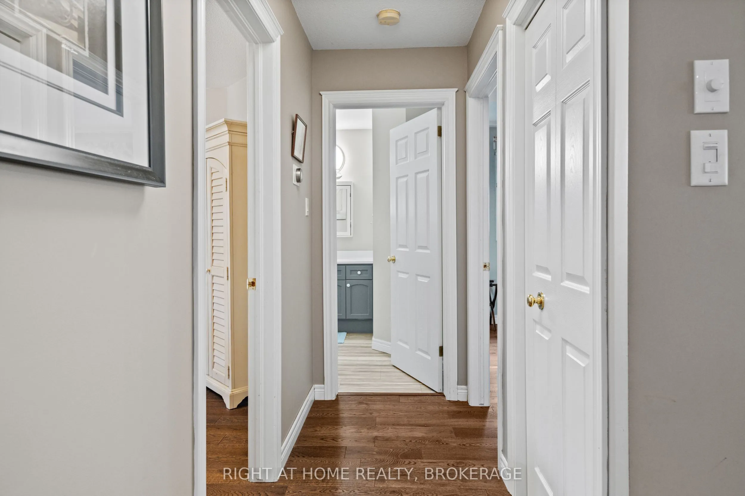 3981 Honeysuckle Crescent