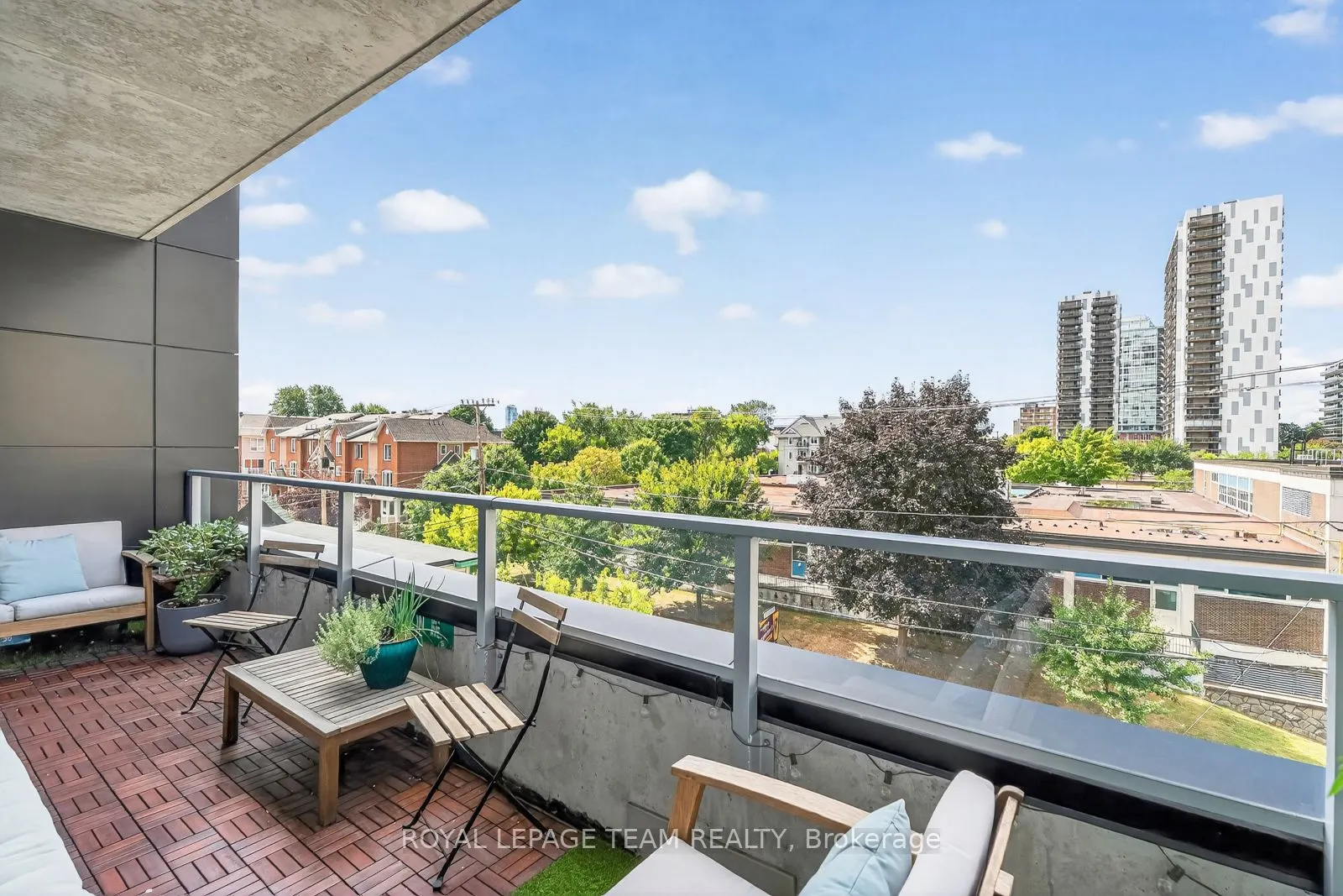 255 Bay Street, #416