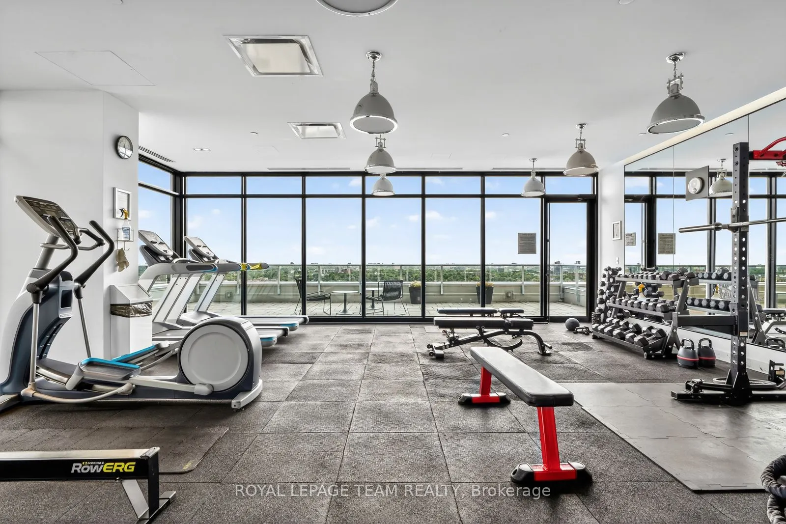 255 Bay Street, #416