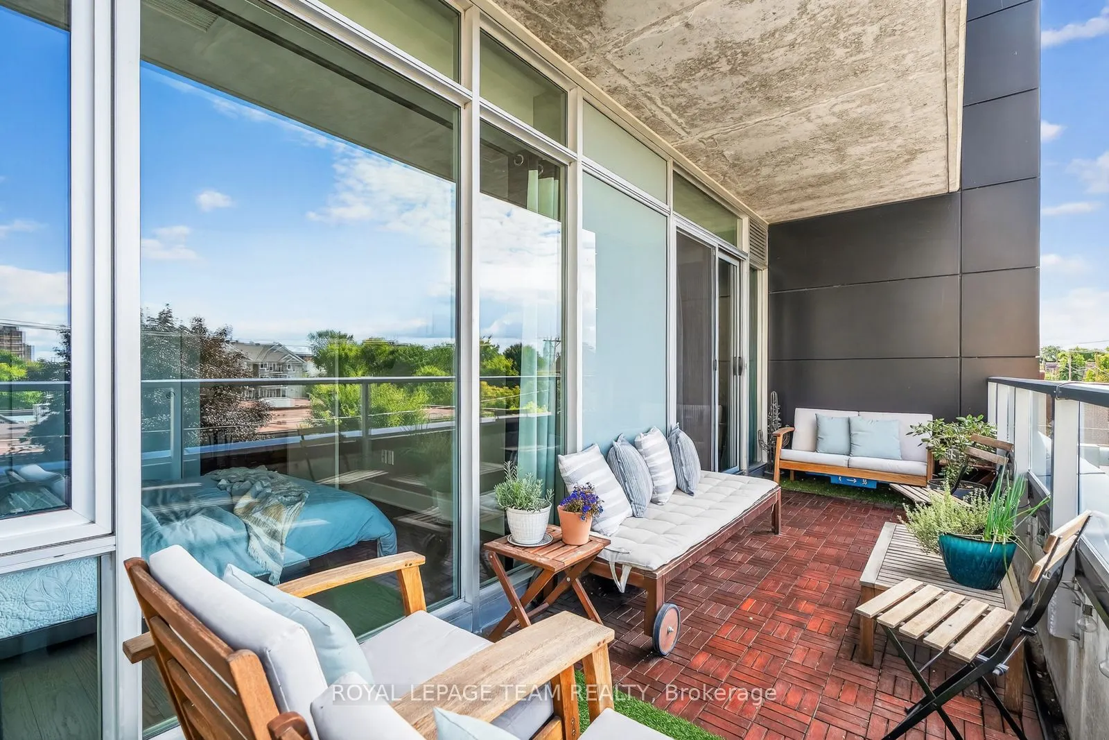 255 Bay Street, #416