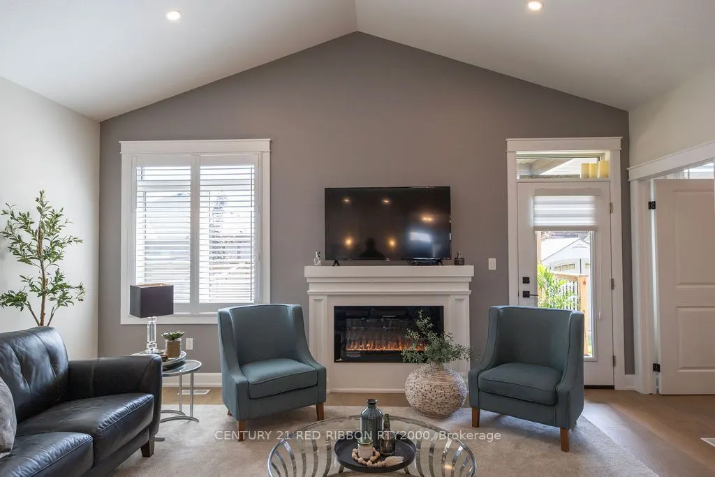 159 Collins Way, #40