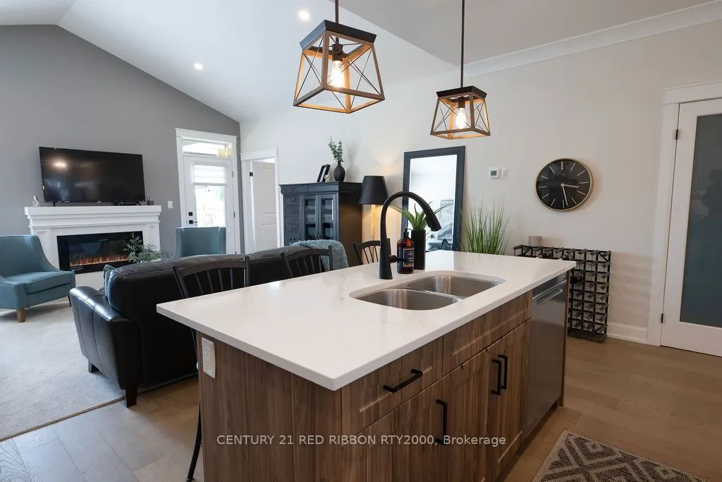 159 Collins Way, #40