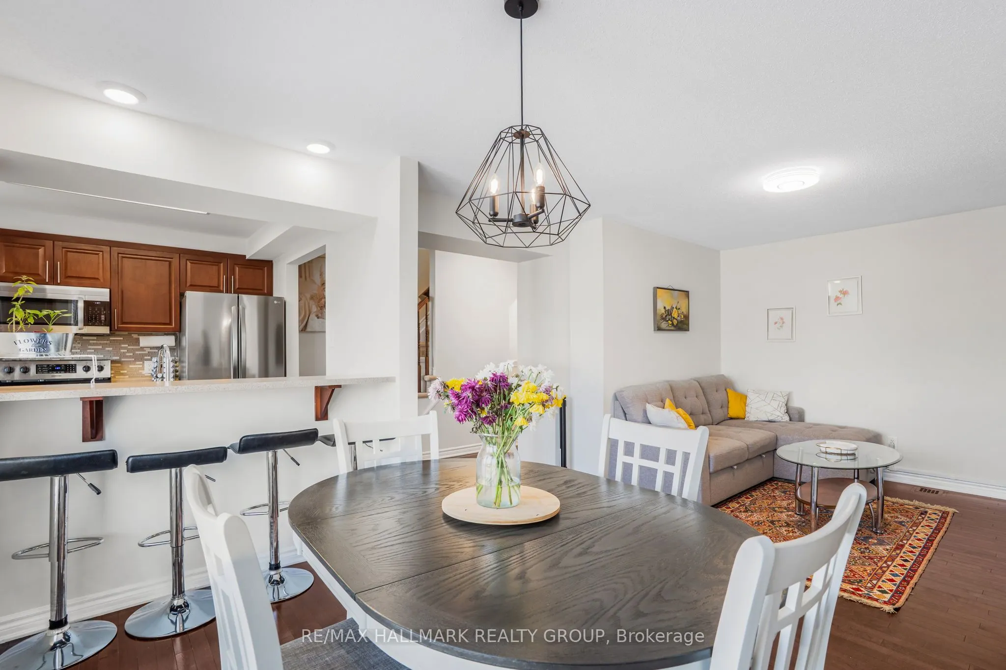 110 SUNSHINE Crescent