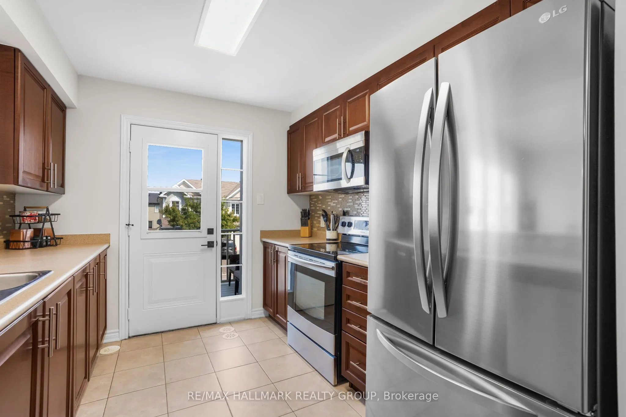 110 SUNSHINE Crescent