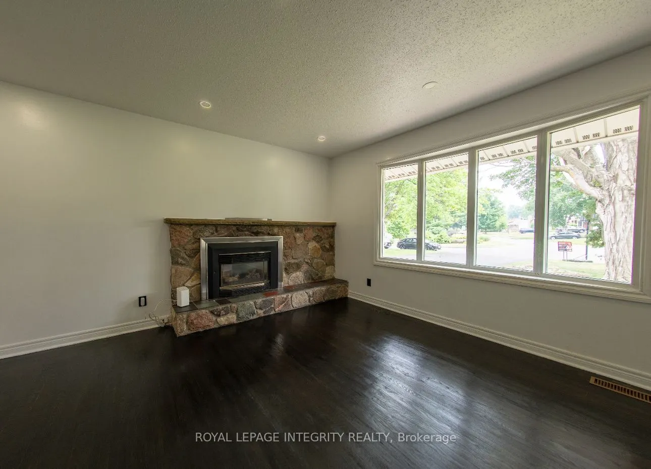 27 Roberta Crescent