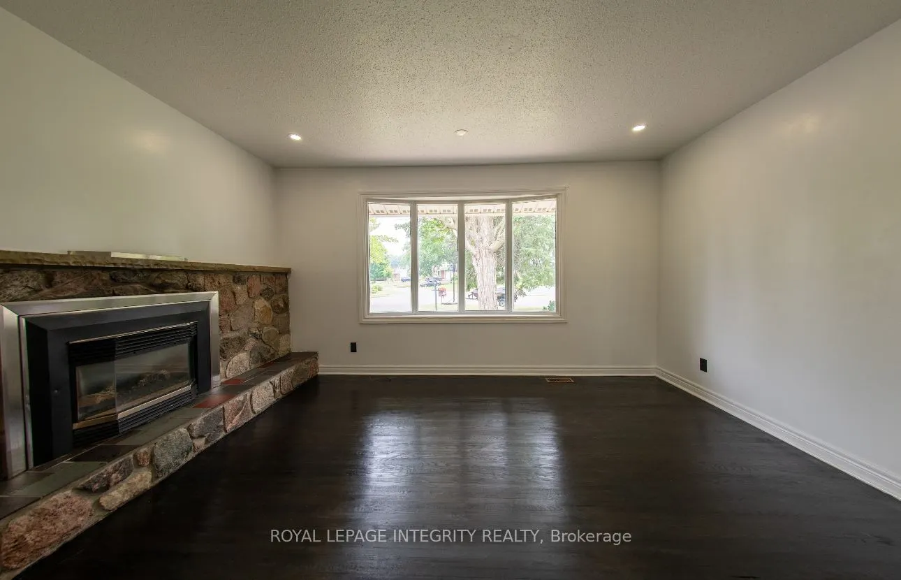 27 Roberta Crescent
