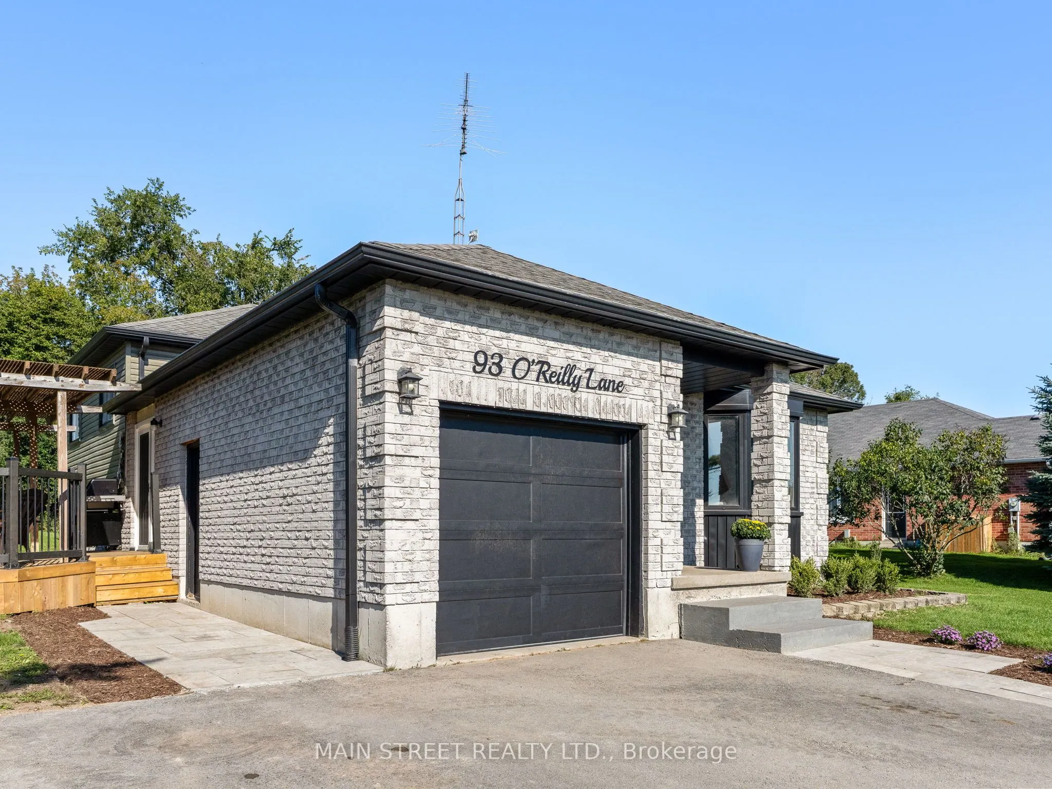 93 O'Reilly Lane
