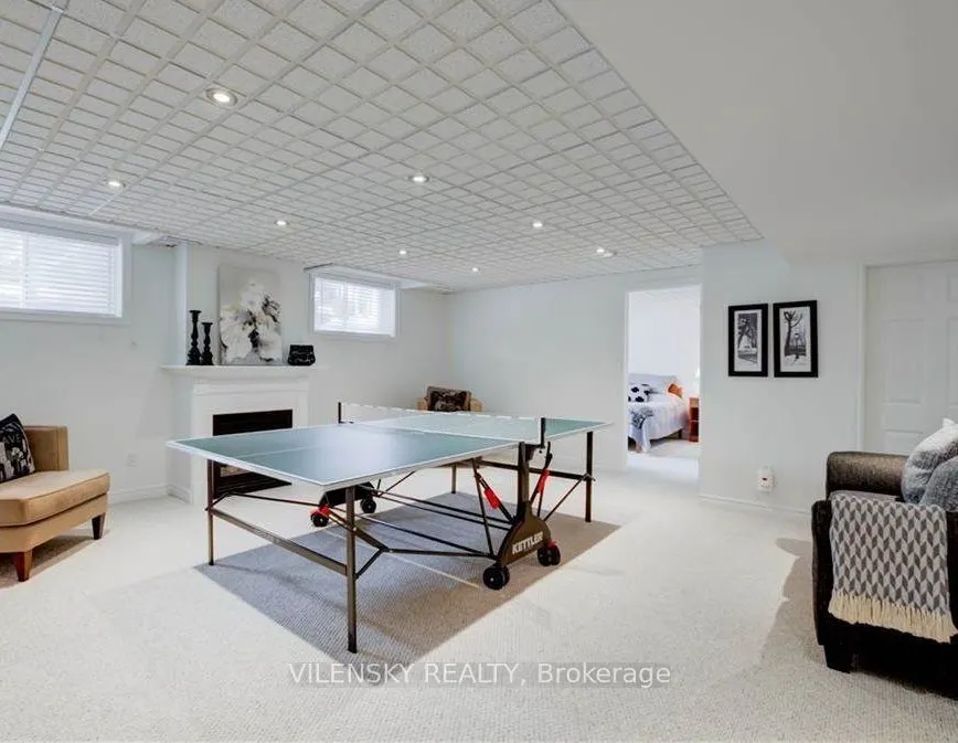 572 Thistlewood Drive, #7