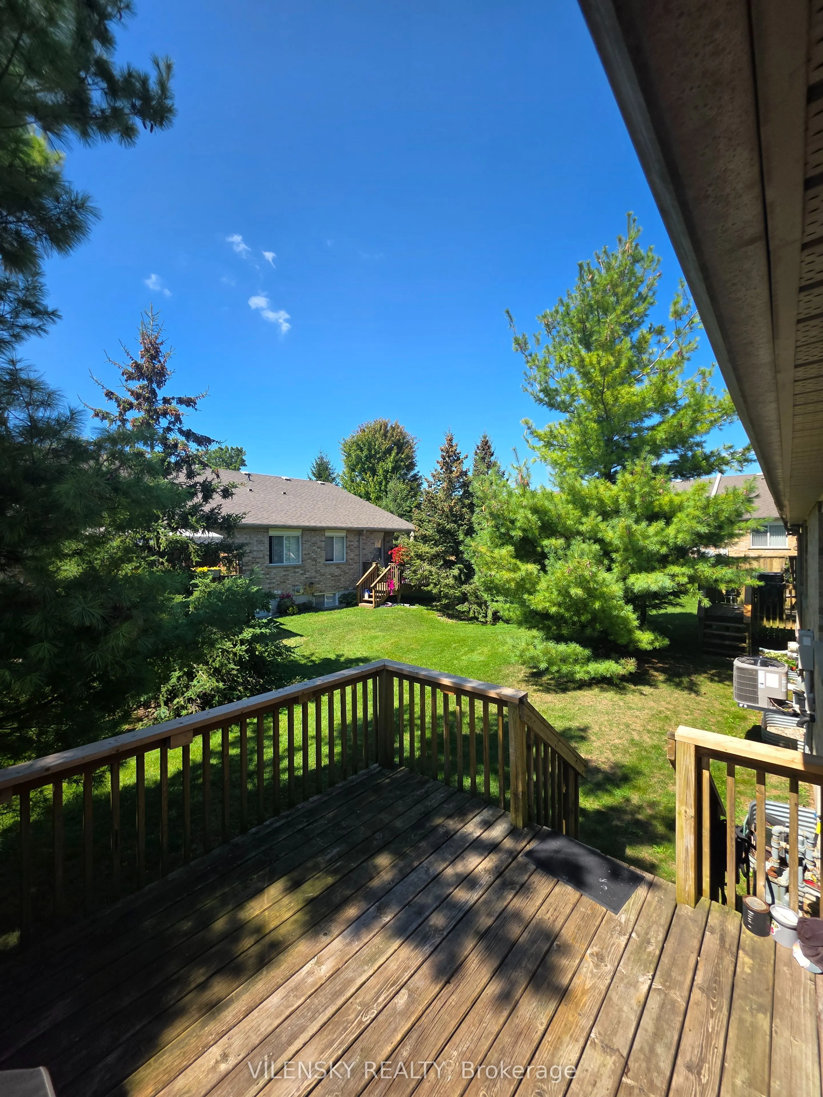 572 Thistlewood Drive, #7