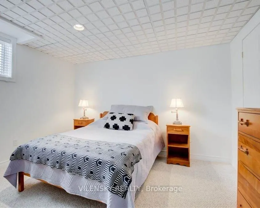572 Thistlewood Drive, #7